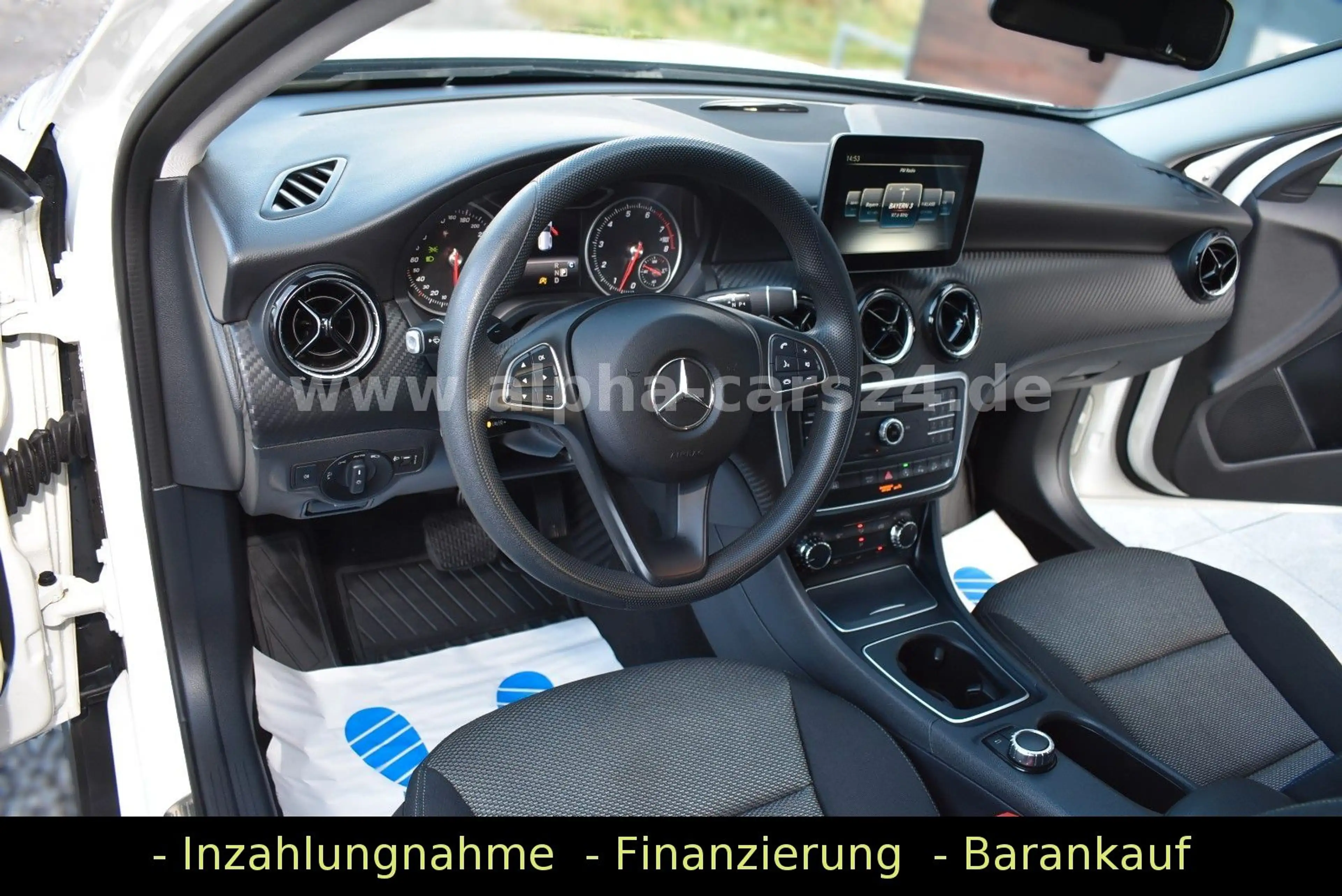 Mercedes-Benz GLA 250 GLA250 4Matic Navi Temp Sitzhzg Kamera — photo 15