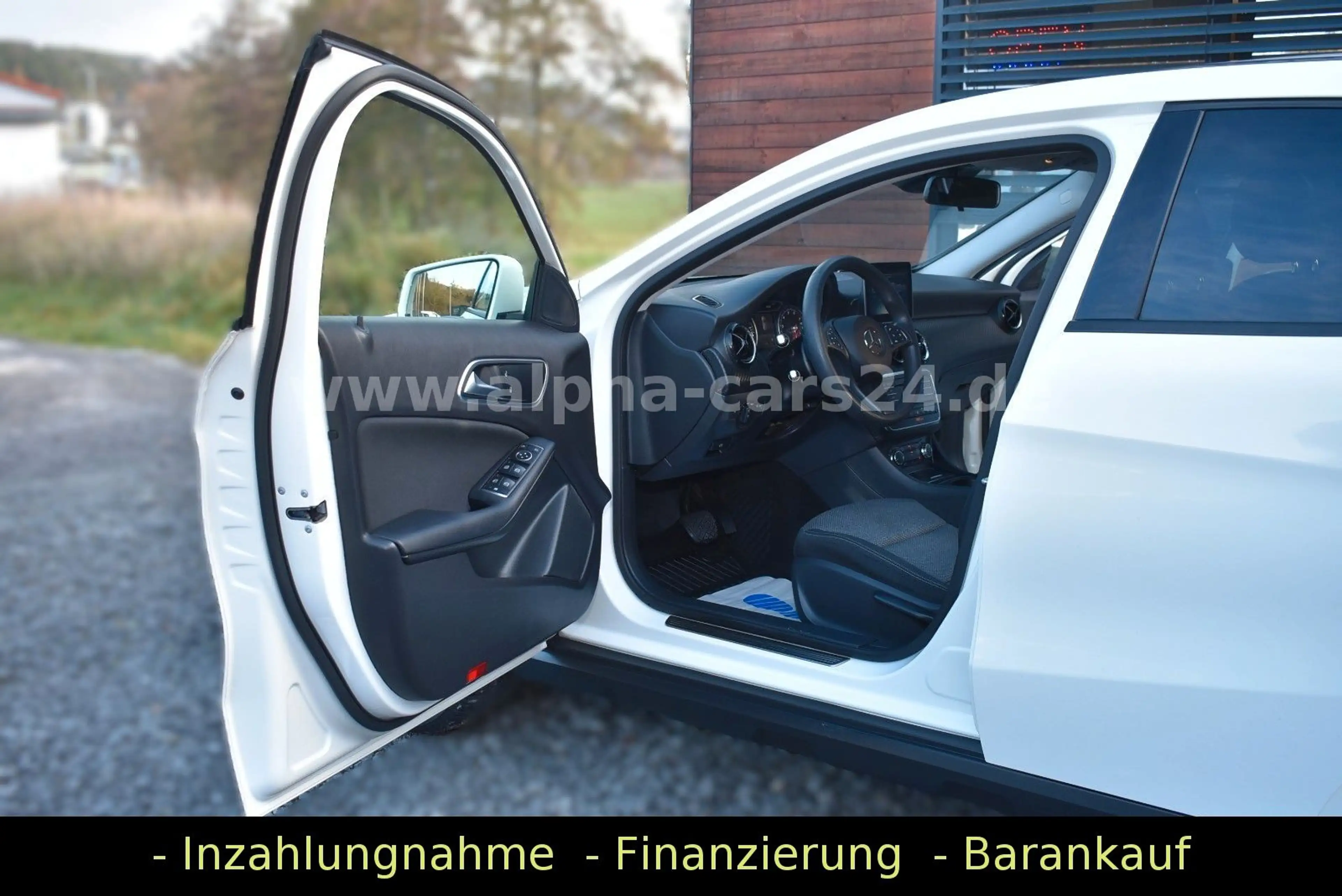 Mercedes-Benz GLA 250 GLA250 4Matic Navi Temp Sitzhzg Kamera — photo 13