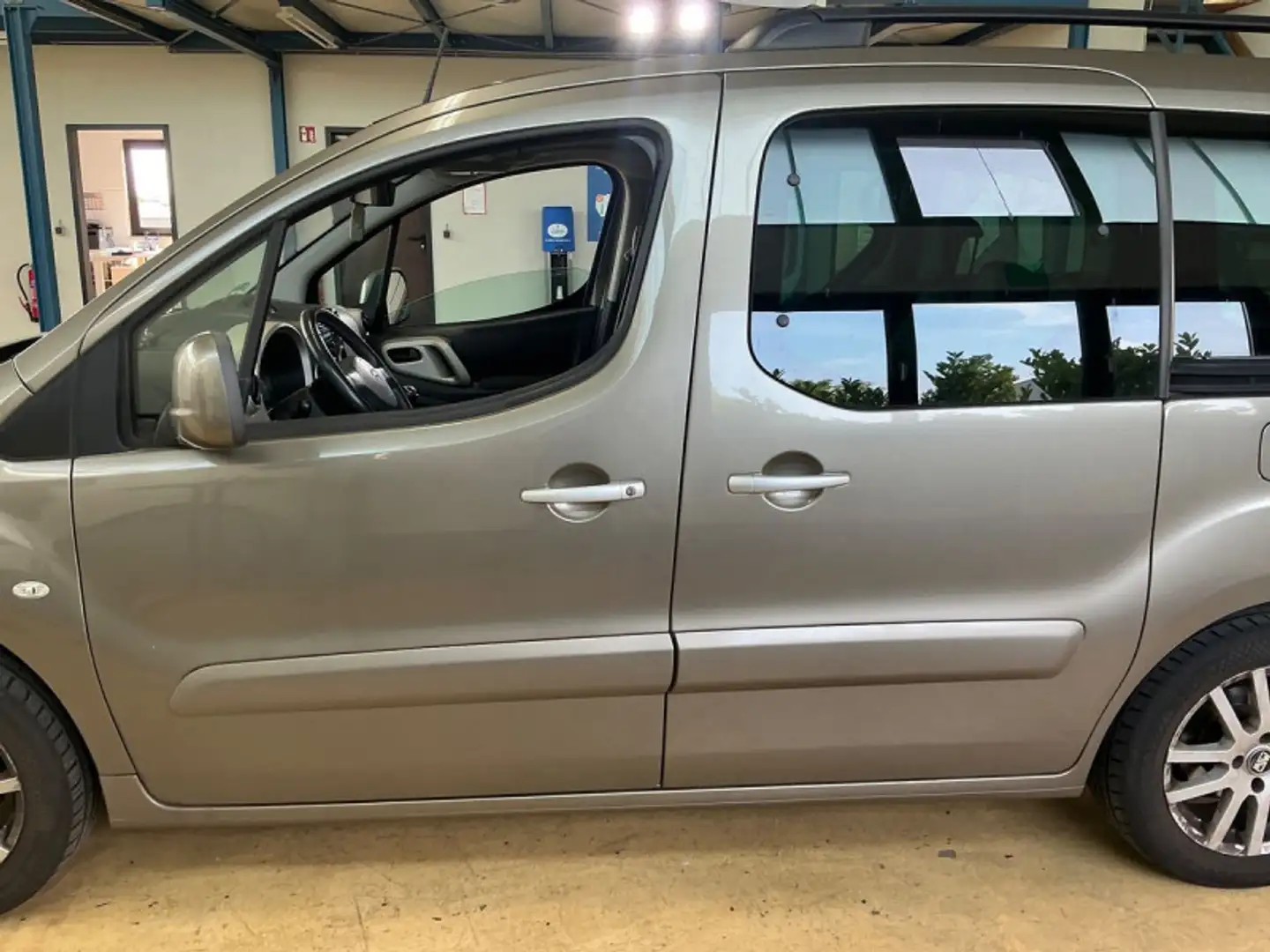 Citroen Berlingo 1.6 HDI115 SELECTION 5P Beige - 2