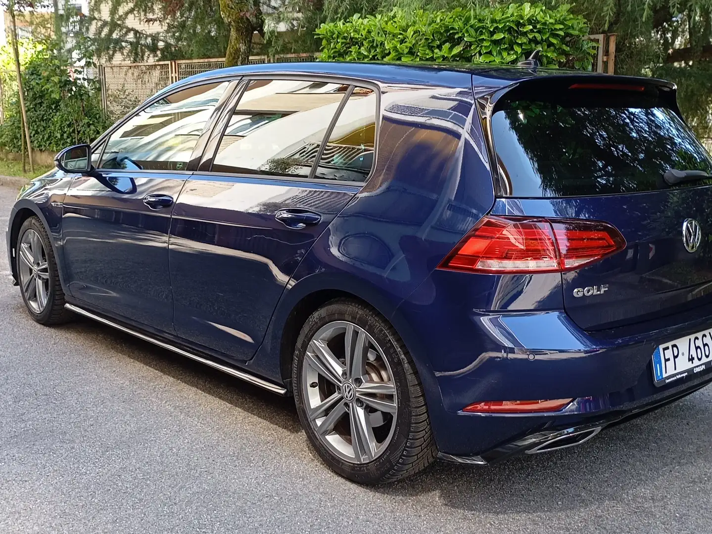 Volkswagen Golf Golf VII 5p 2.0 tdi Sport R-line 150cv Blu/Azzurro - 2