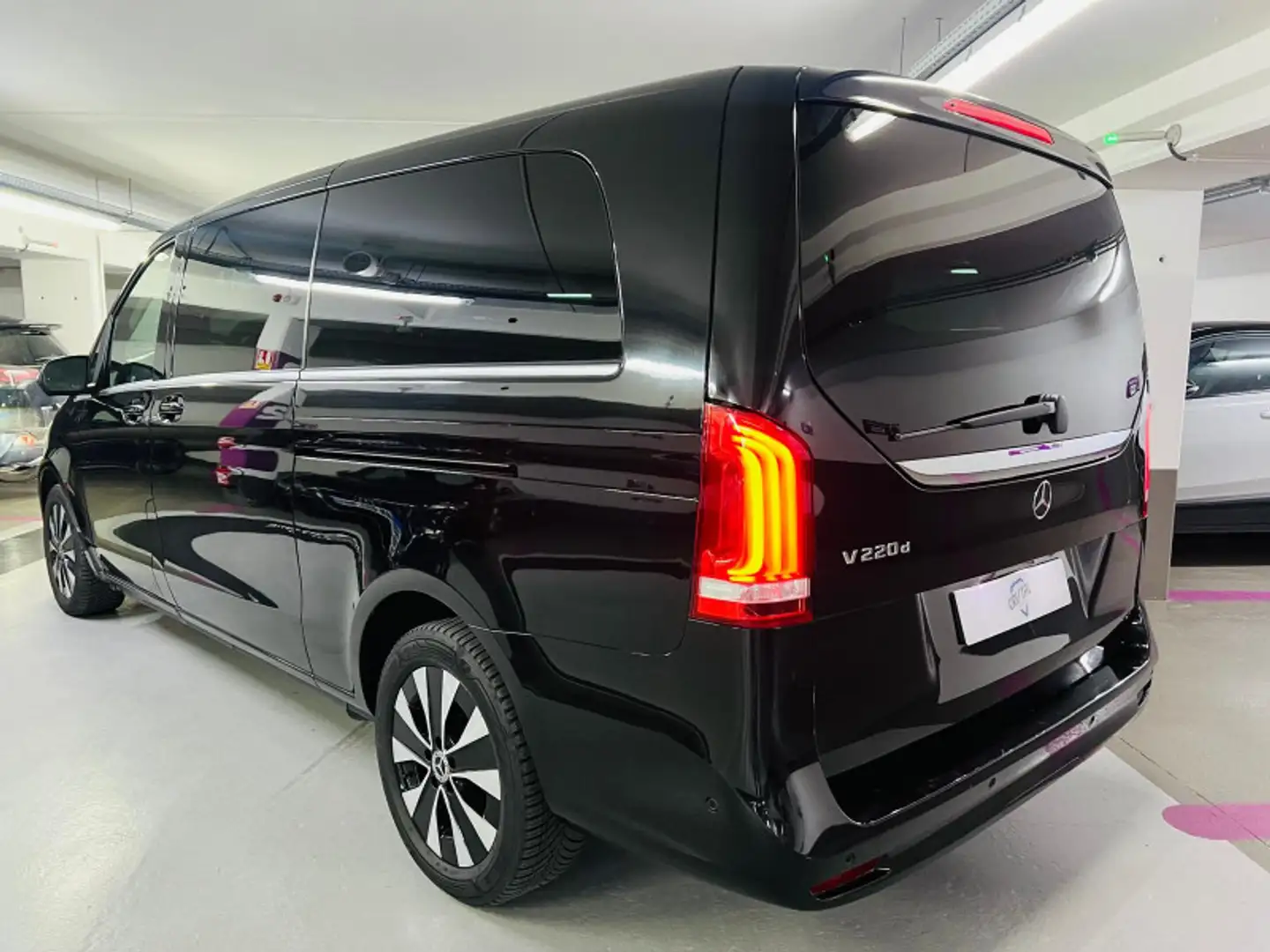 Mercedes-Benz V 220 220 D EXTRA-LONG AVANTGARDE 9G-TRONIC***TVA RECUPÈRABLE*** Schwarz - 2