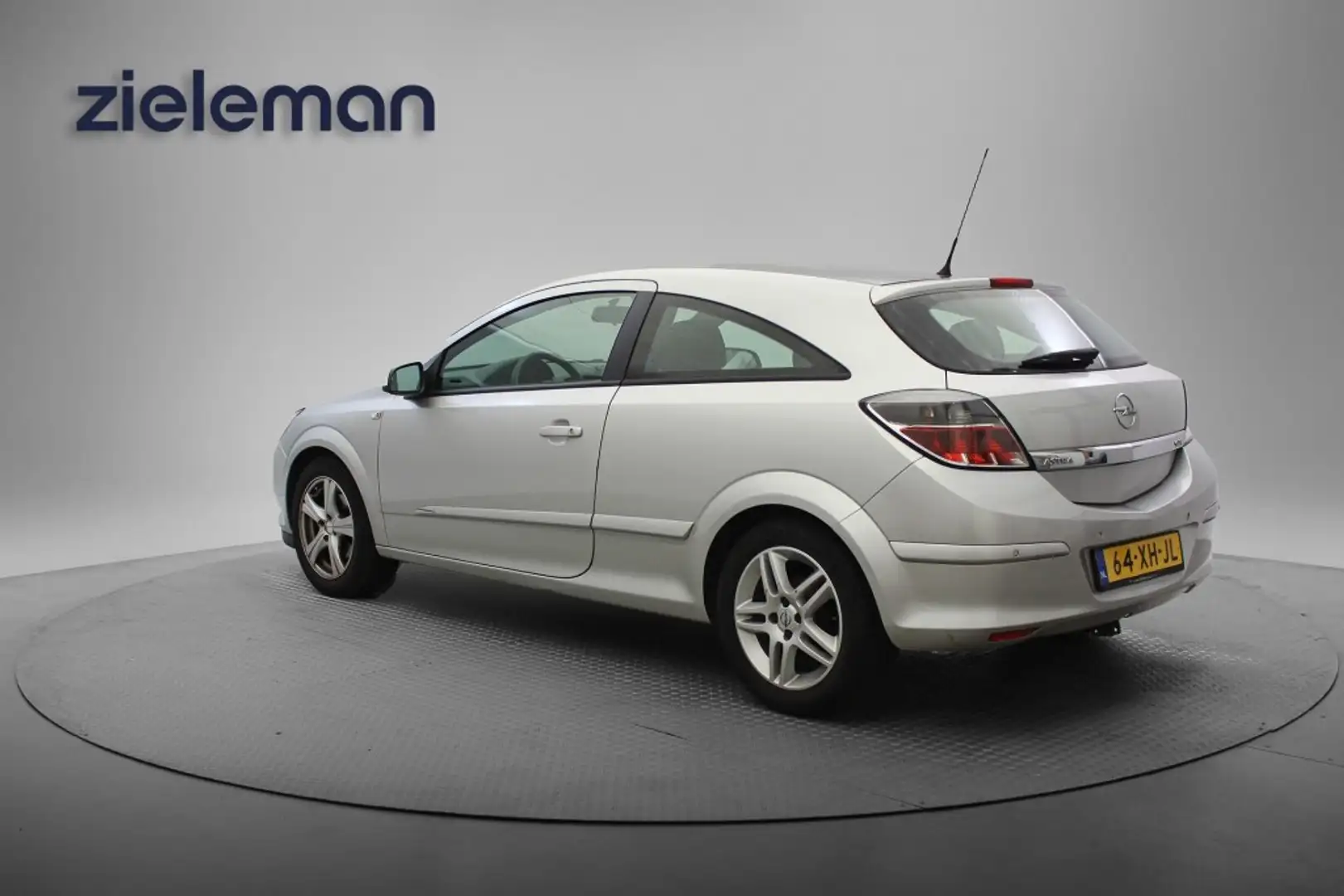 Opel Astra GTC 1.4 Temptation - Panorama, Airco, Cruise, NIEU Grigio - 2