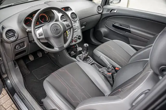 Opel Corsa view 8