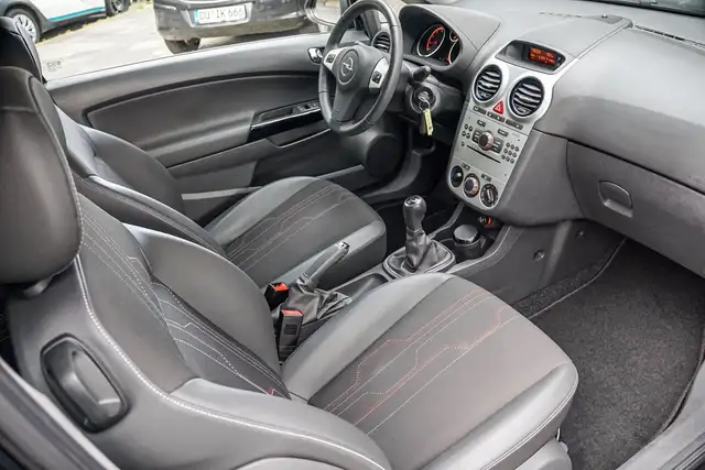 Opel Corsa view 9