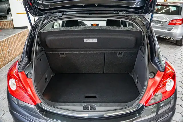 Opel Corsa view 12