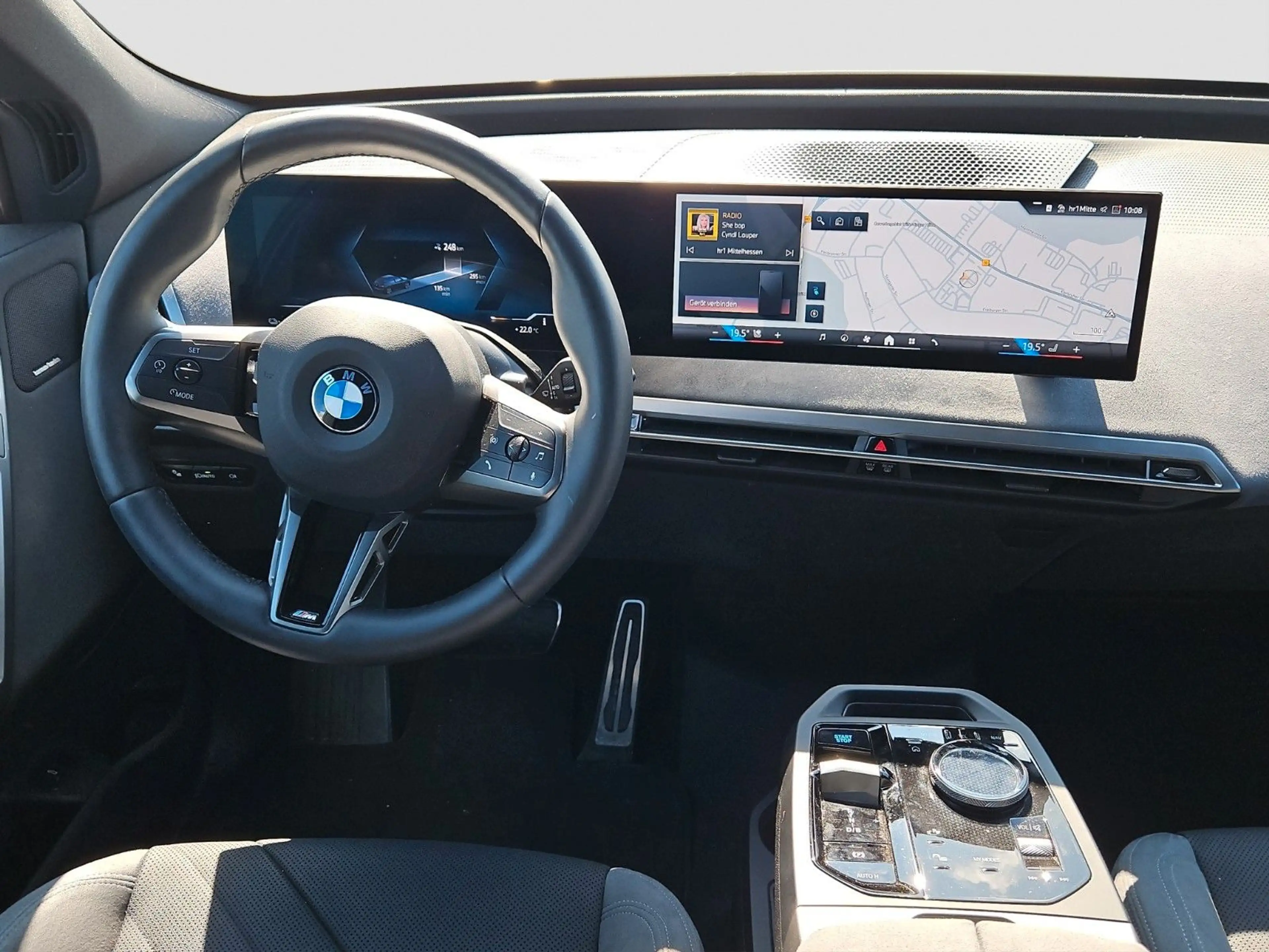 BMW iX xDrive45 HUD MSport H&K 21Z AHK NP 97.640 € — photo 10