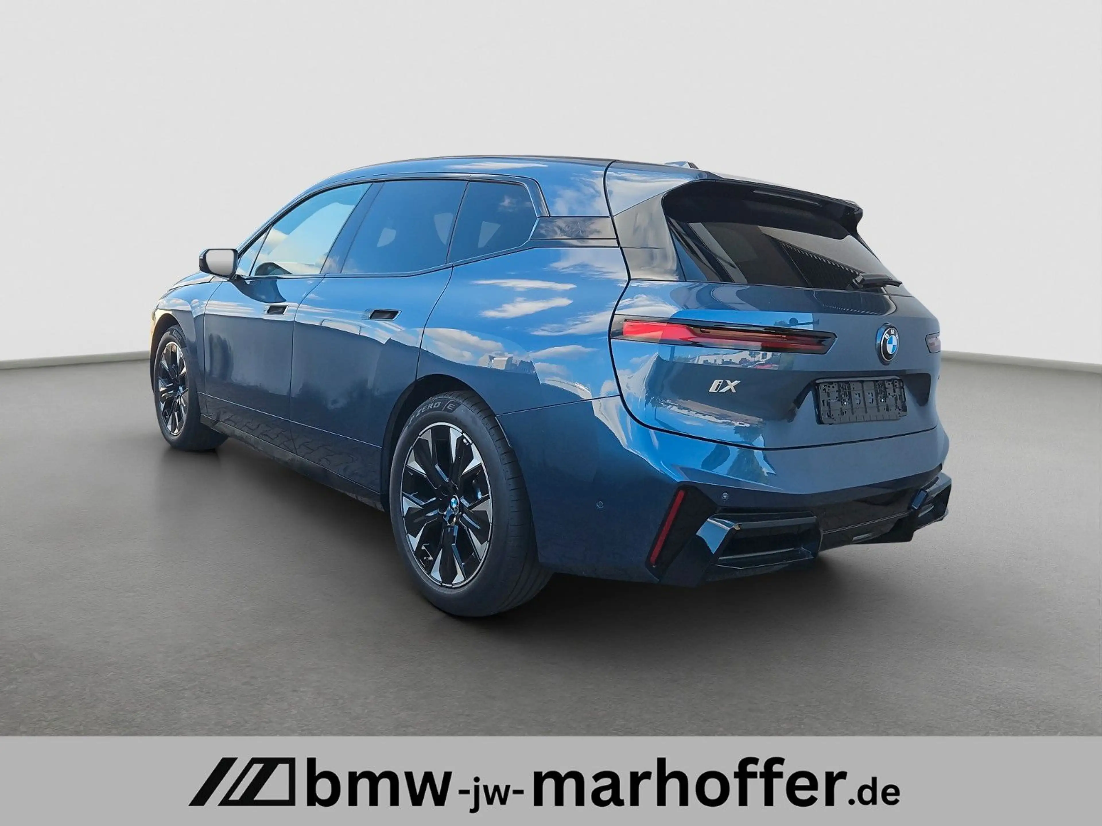 BMW iX xDrive45 HUD MSport H&K 21Z AHK NP 97.640 € — photo 3