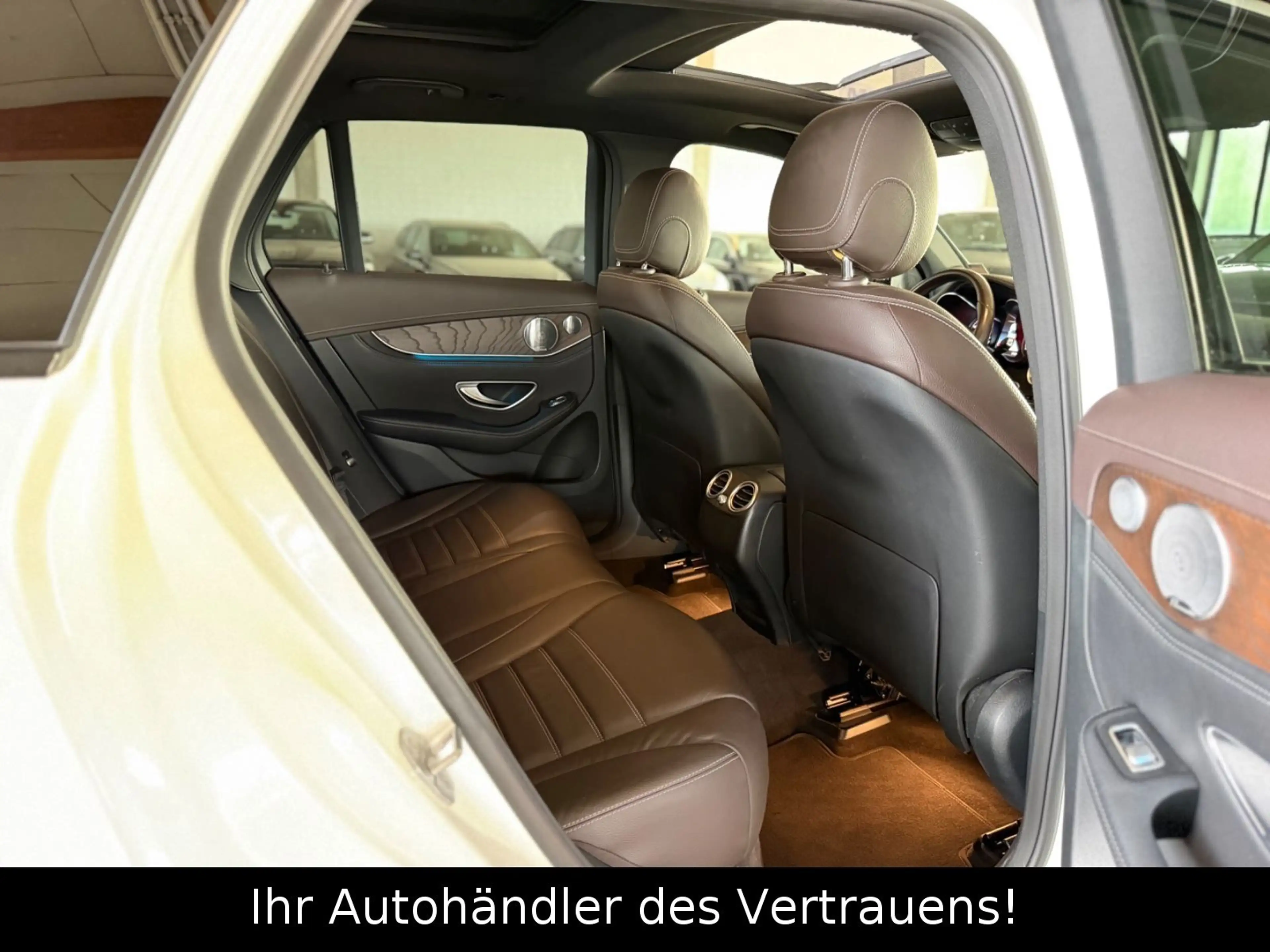 Mercedes-Benz GLC 250 d 4Matic EXCLUSIVE Pano*Burmester*Distron — photo 15