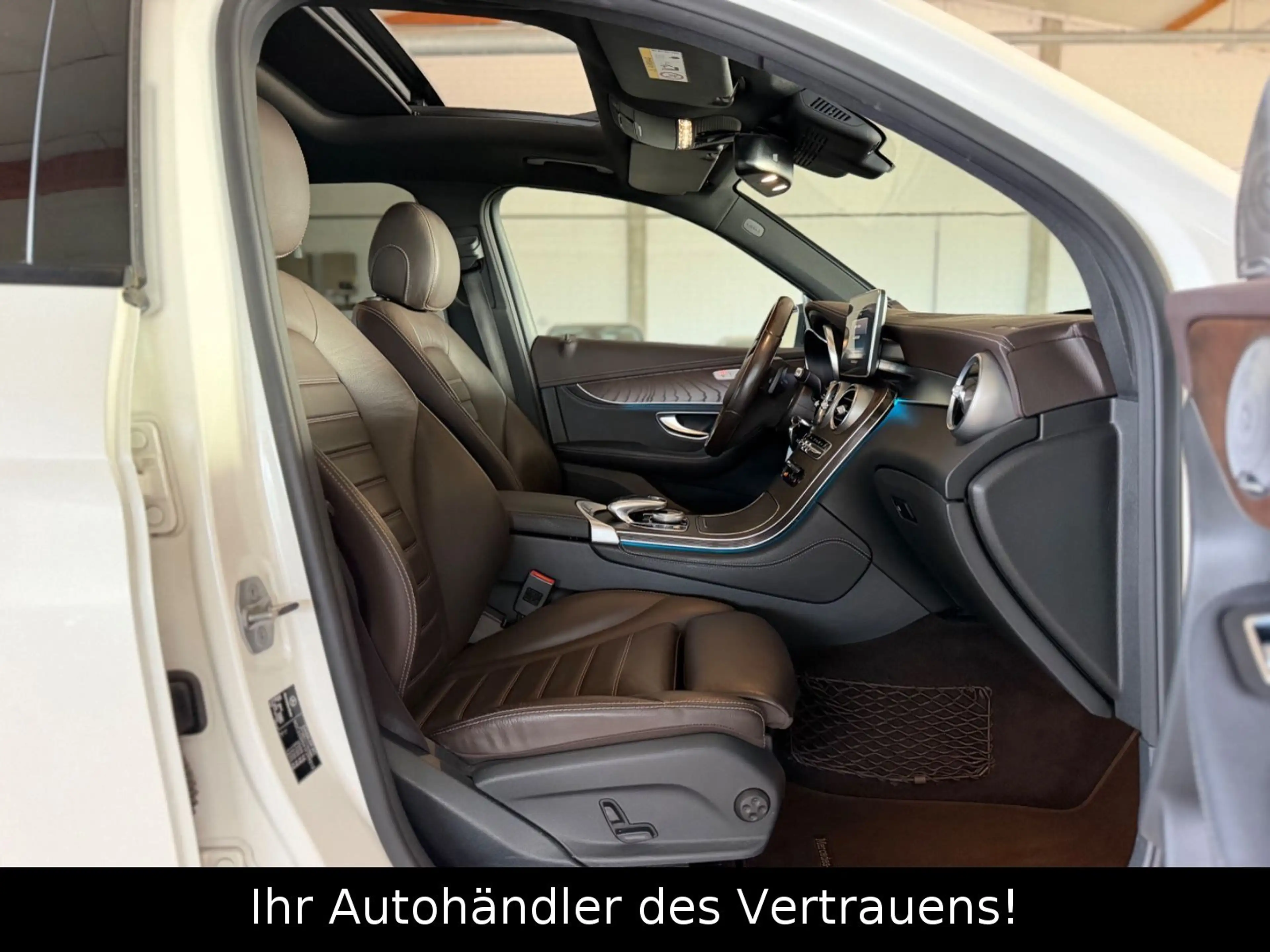 Mercedes-Benz GLC 250 d 4Matic EXCLUSIVE Pano*Burmester*Distron — photo 14