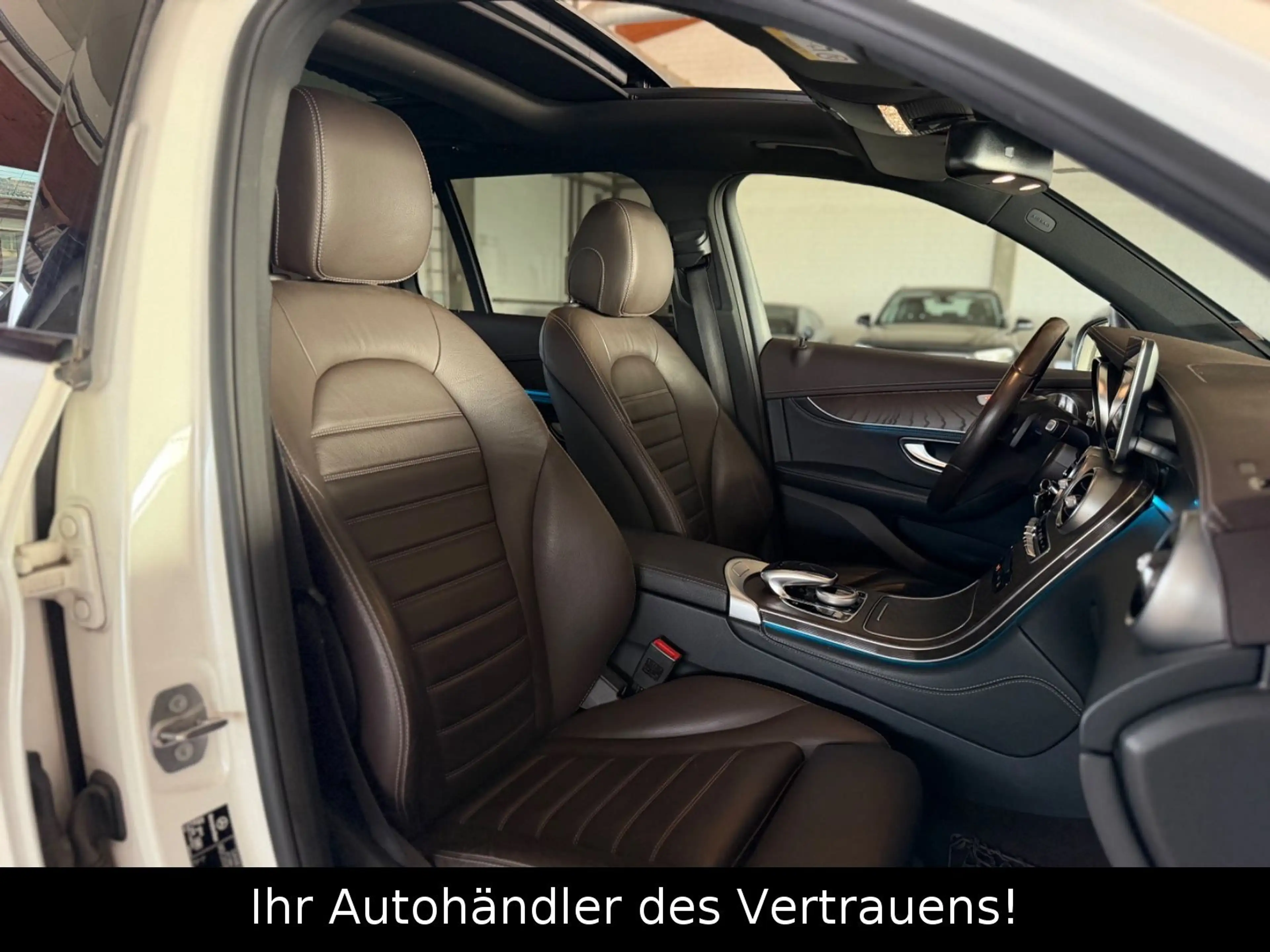 Mercedes-Benz GLC 250 d 4Matic EXCLUSIVE Pano*Burmester*Distron — photo 12