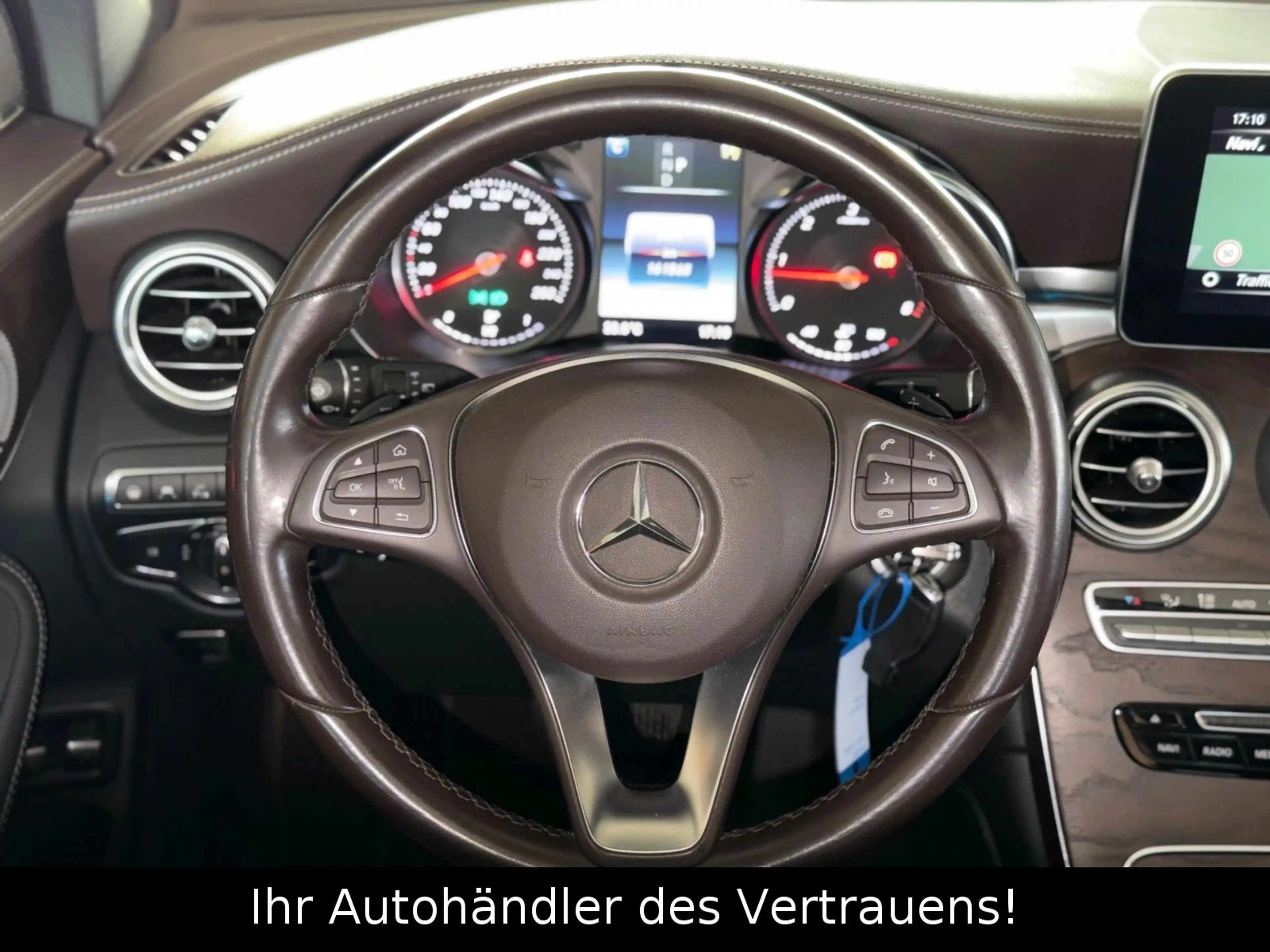 Mercedes-Benz GLC 250 d 4Matic EXCLUSIVE Pano*Burmester*Distron — photo 11