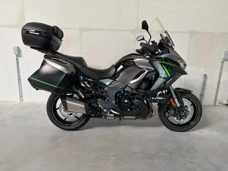 Kawasaki Versys 1100 SE - foto 2