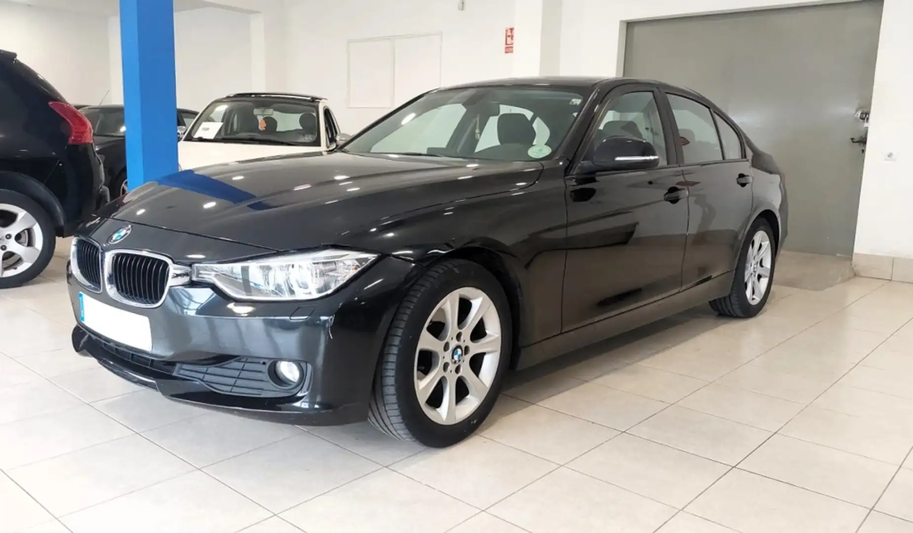 BMW 318 318dA Negro - 1