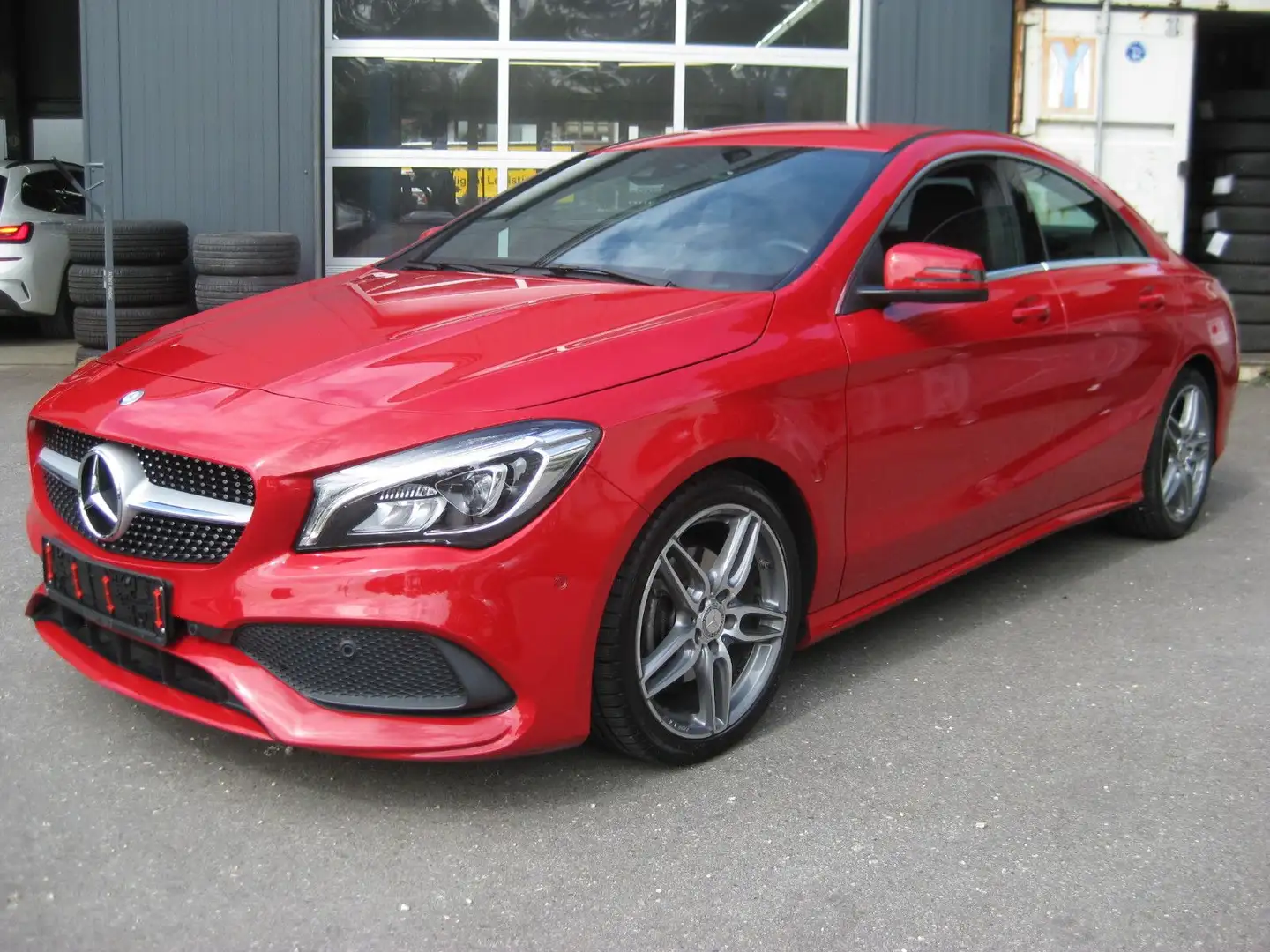 Mercedes-Benz CLA 180 "AMG-LINE" Rouge - 1