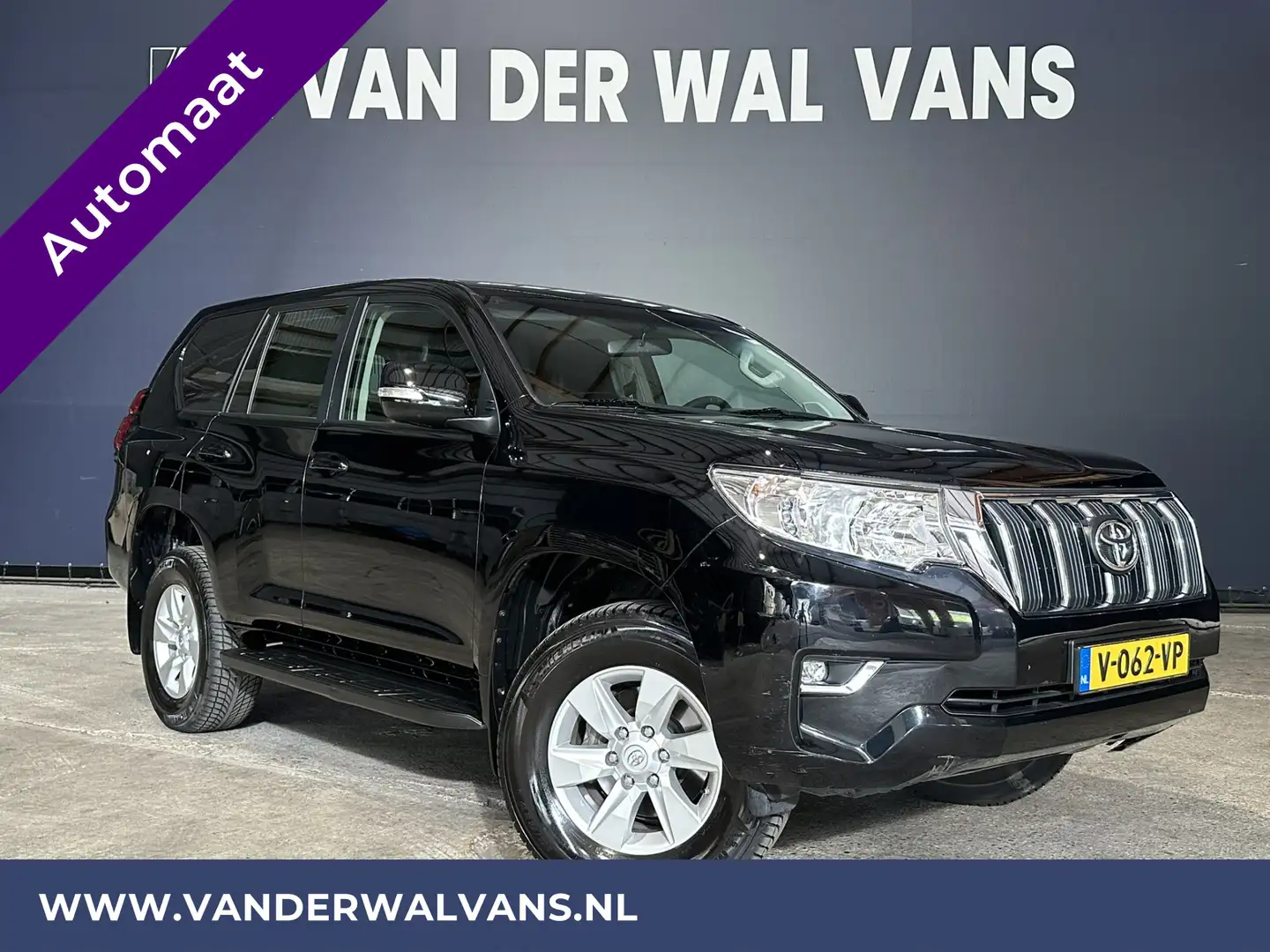 Toyota Land Cruiser 2.8 D-4D-F 177pk Automaat 3000kg Trekhaak Euro6 Ai Zwart - 1