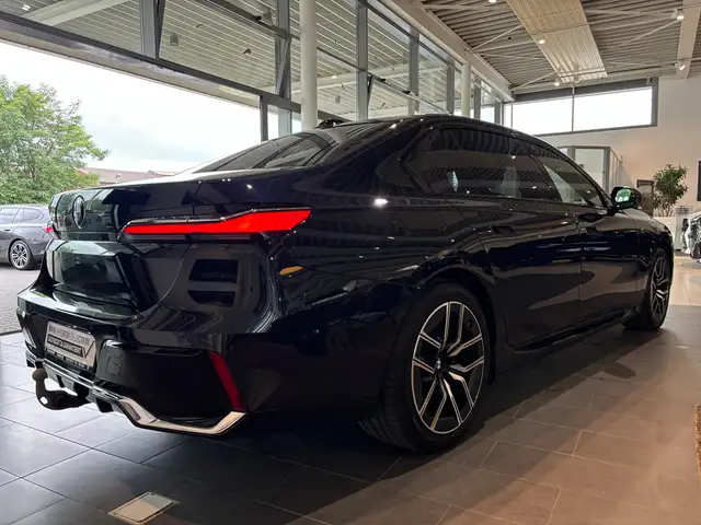 BMW i7 view 11