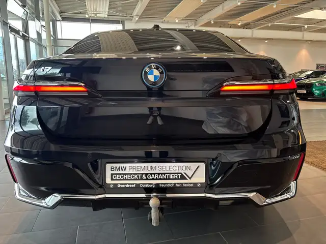 BMW i7 view 10