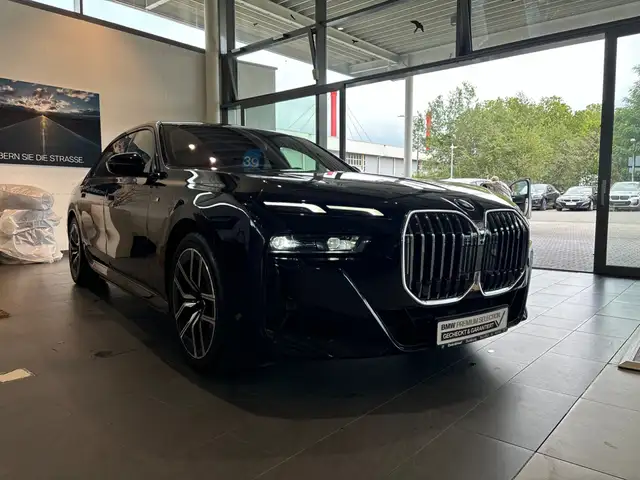 BMW i7 view 14