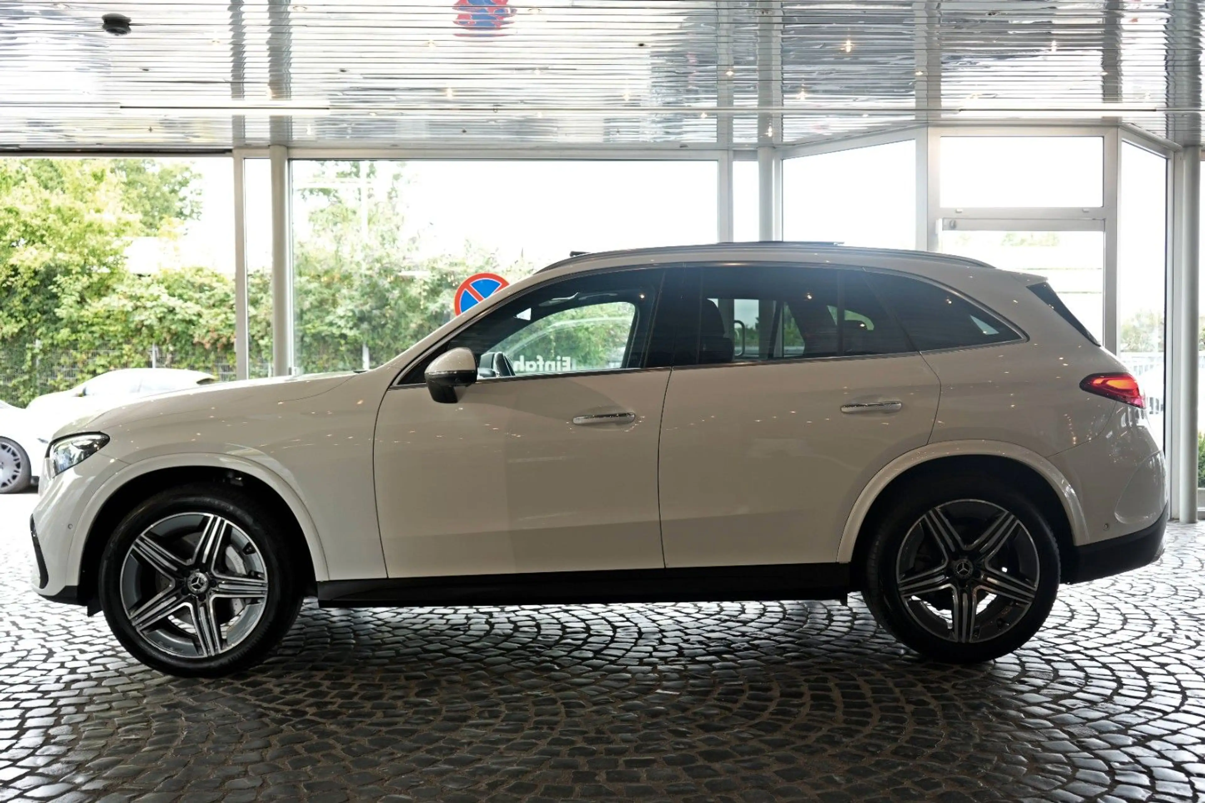 Mercedes-Benz GLC 220 d 4Matic AMG-LINE PERMIUM+|PANO|AIRMATIC — photo 8