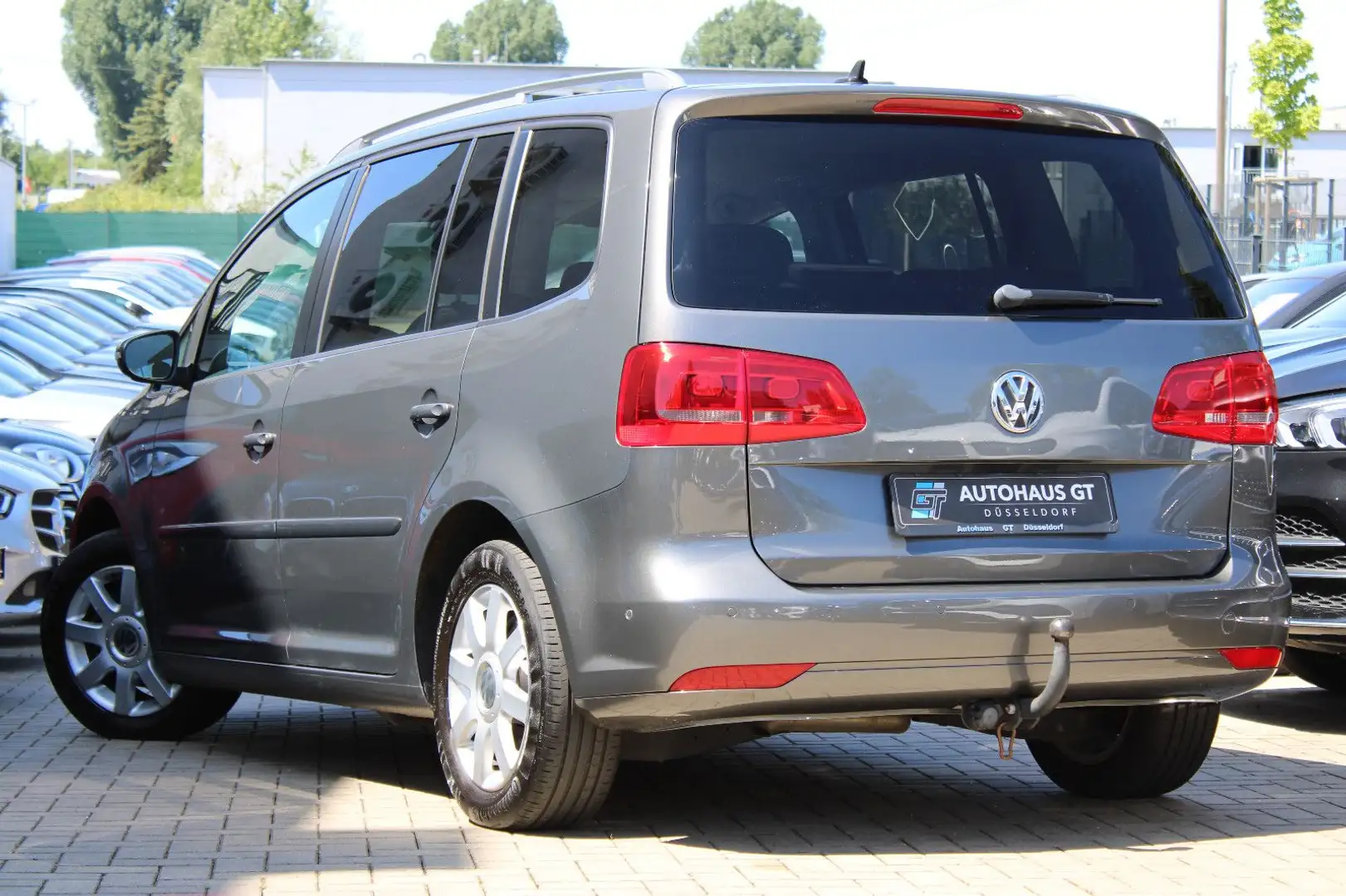 Volkswagen Touran 1.6 TDI Life/7Sitz/Navi/Klima/Sitzhzg/AHK Grau - 2