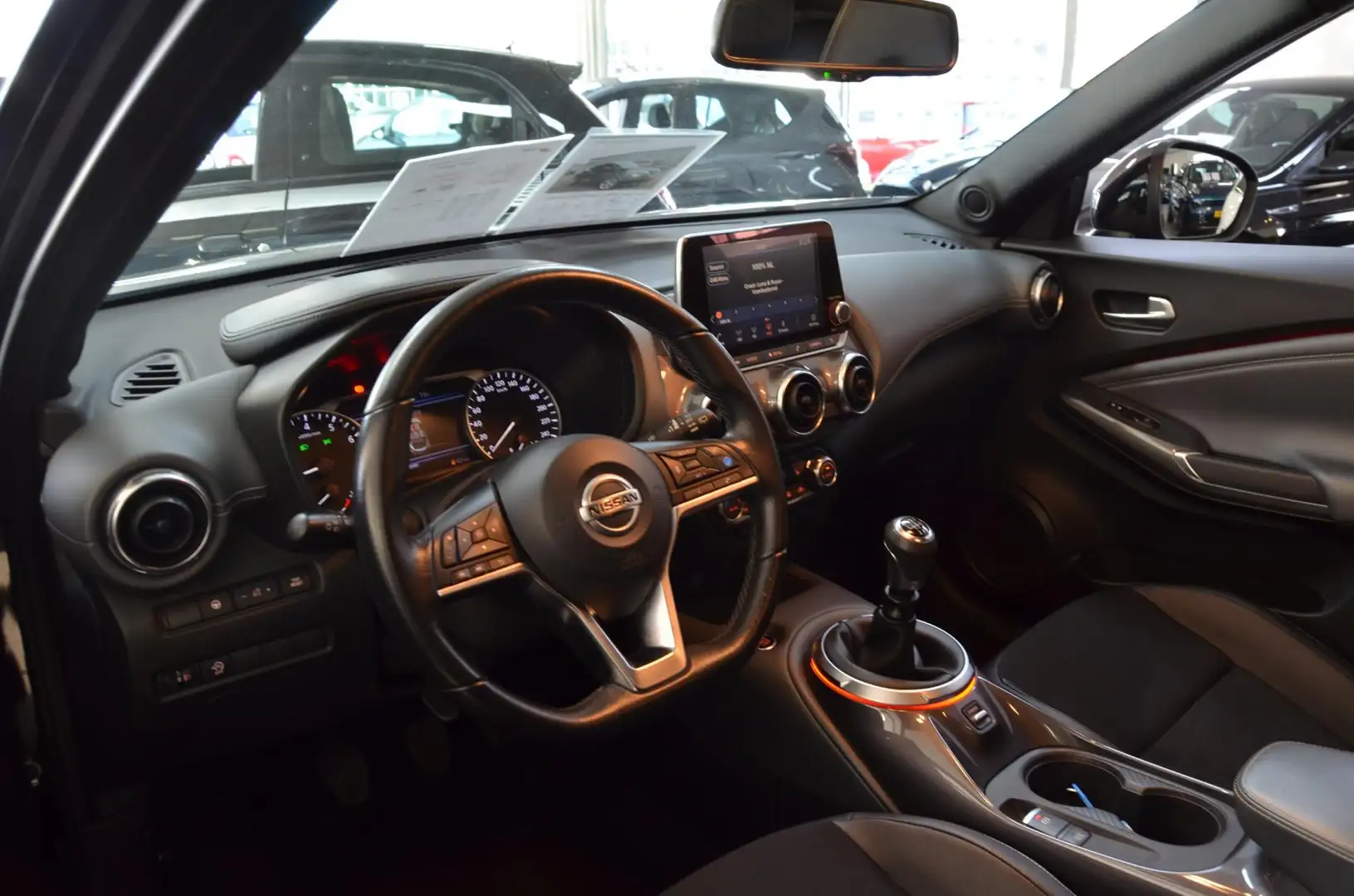 Nissan Juke 1.0 DIG-T Tekna|NLauto|SFEERVERL.| STOELVERW|CARPL Zwart - 2