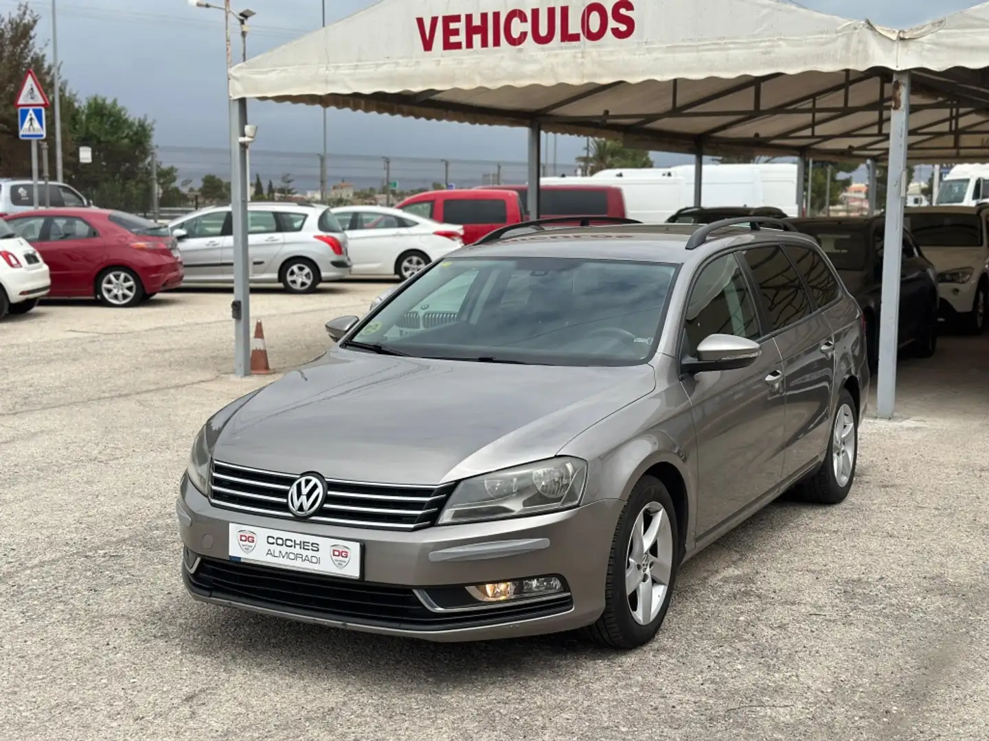 Volkswagen Passat Variant 2.0TDI Advance BMT 4M Бежевий - 1
