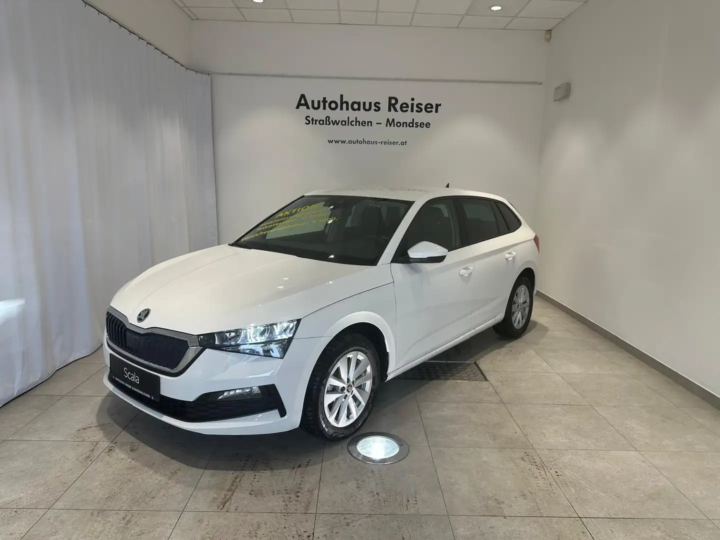 Skoda Scala Ambition TSI Blanco - 2