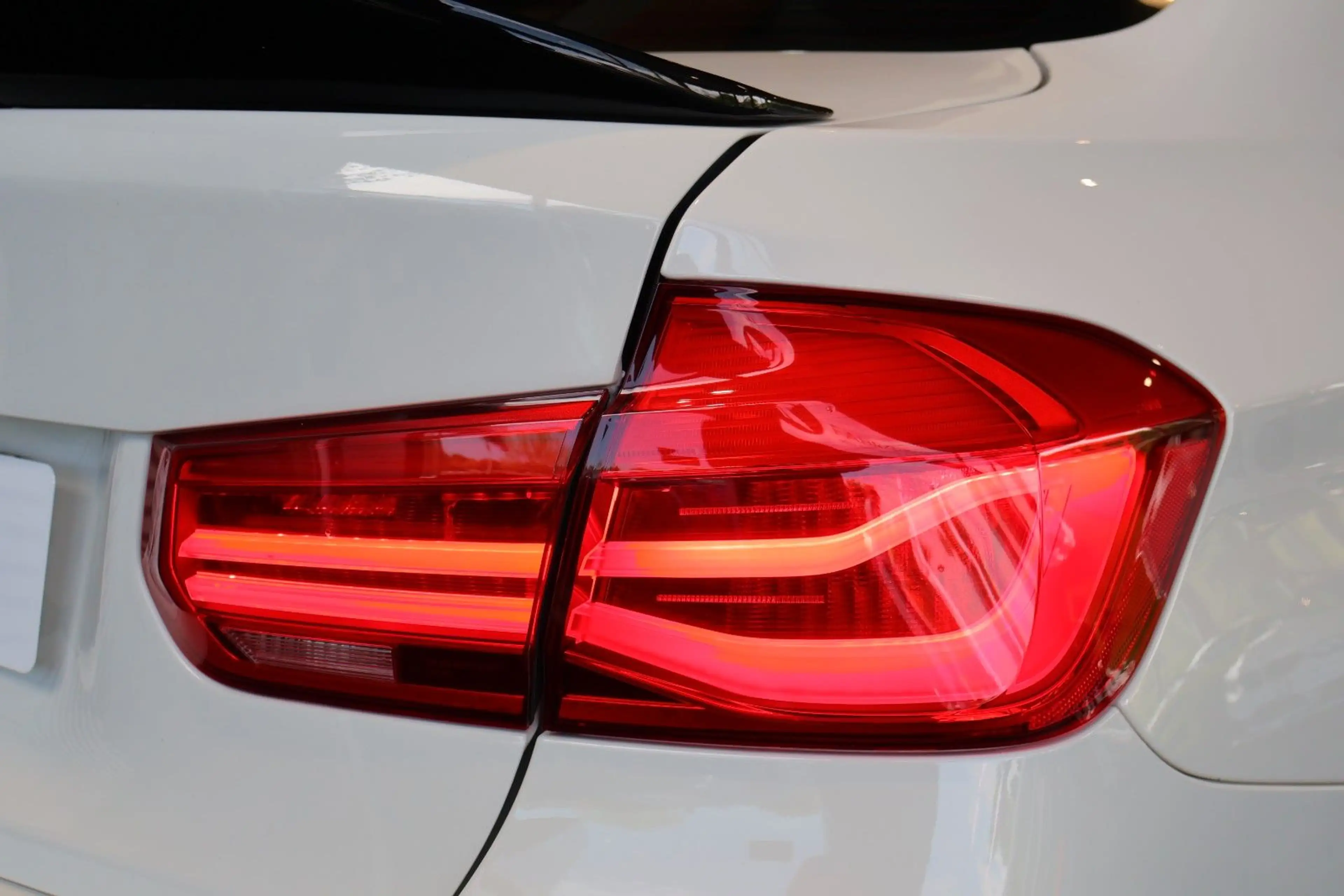 BMW 340 i xDrive M-PERFORMANCE/360°/H&K/ADAP.LED/20" — photo 9
