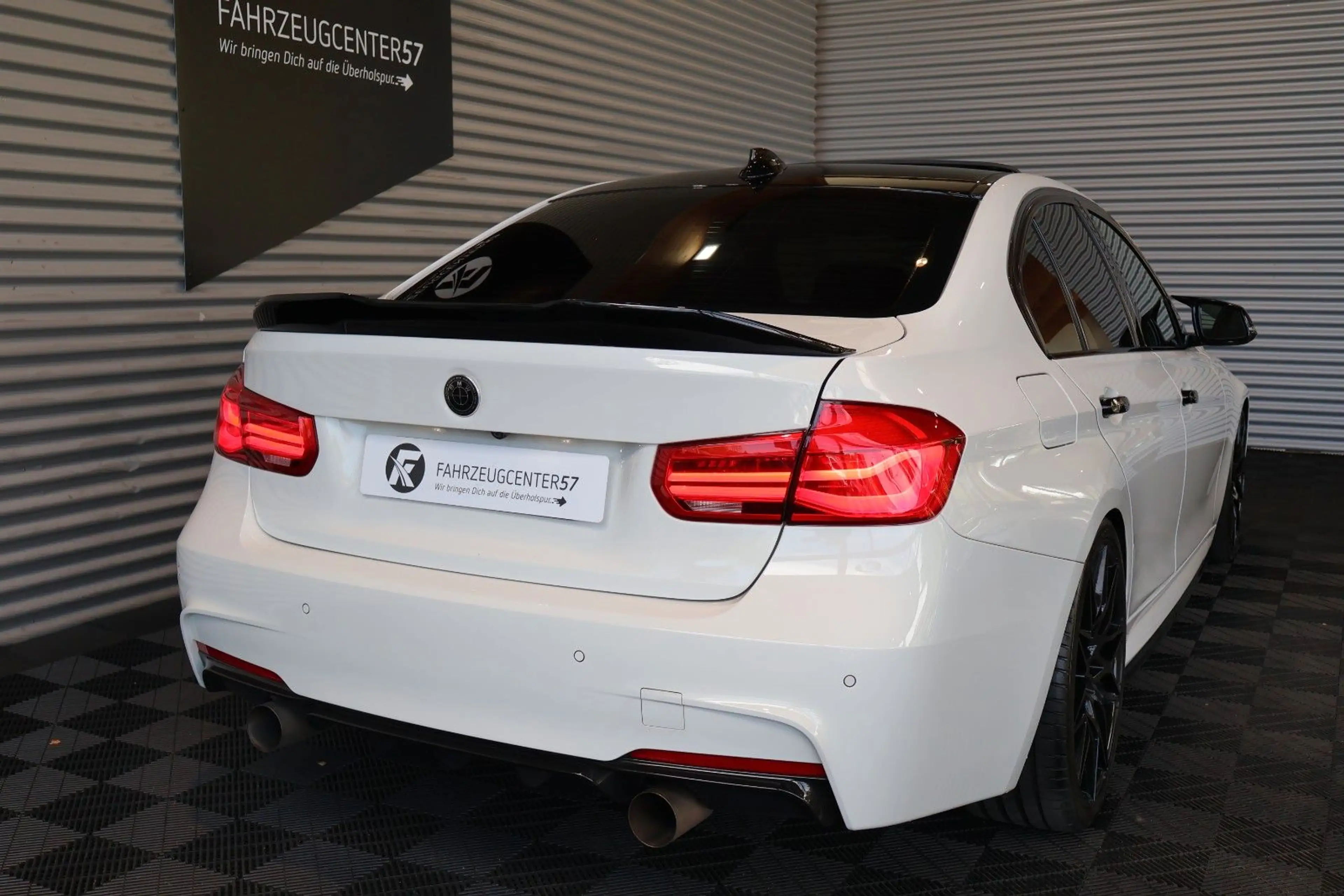 BMW 340 i xDrive M-PERFORMANCE/360°/H&K/ADAP.LED/20" — photo 8