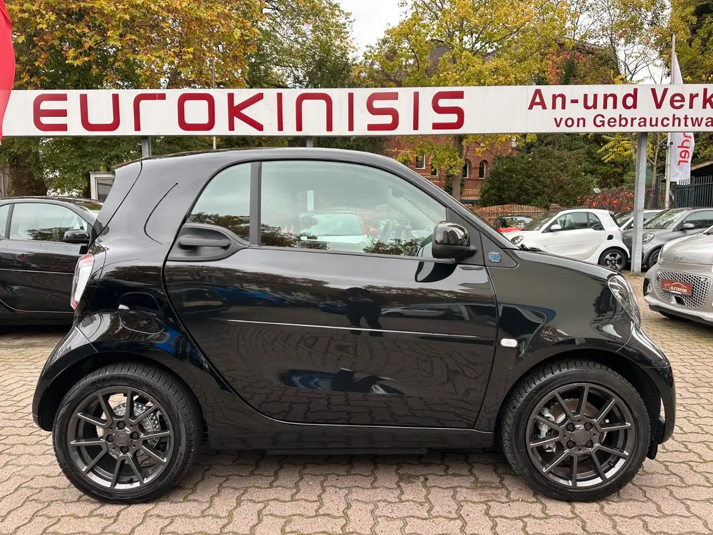 smart forTwo fortwo EQ 60kW*EXCL*PANO*NAVI*JBL*PTS*KAM*22kW* Schwarz - 1