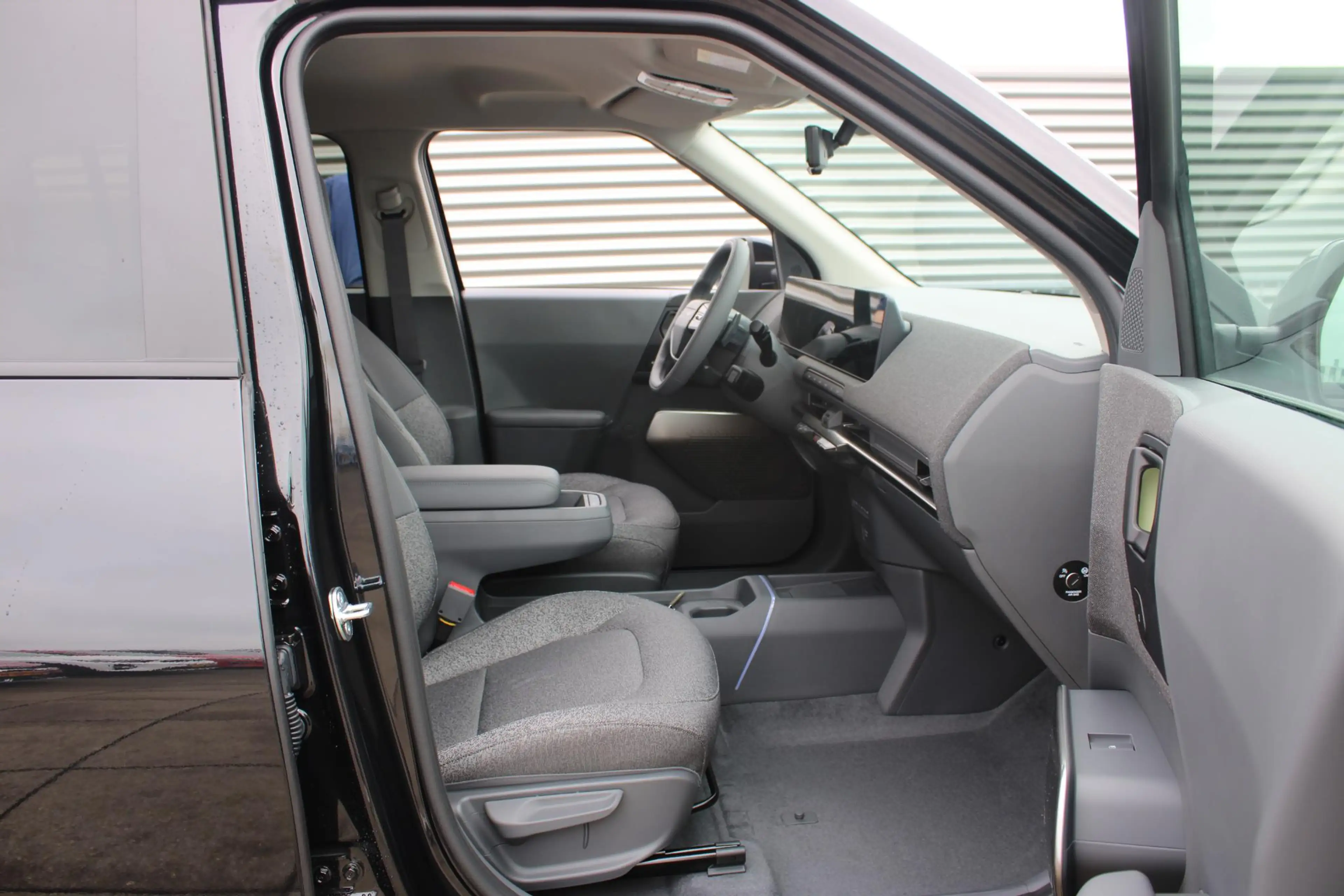 Kia EV2 Plus 42.2 kWh 4p. Stoel en stuurverwarming / 18" L — photo 12
