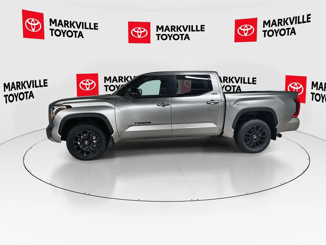 Toyota Tundra снимка Toyota Tundra