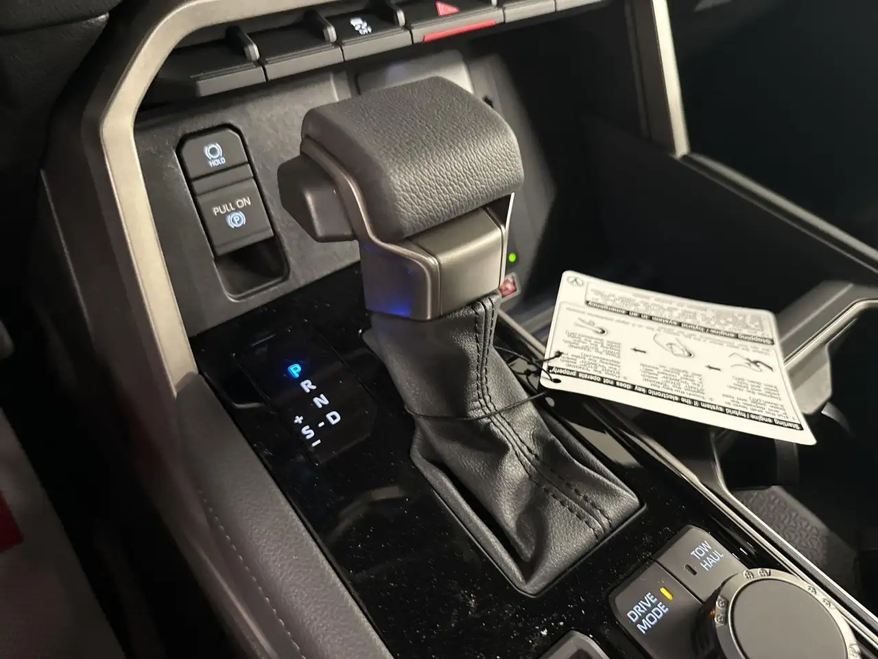 Toyota Tundra снимка Toyota Tundra