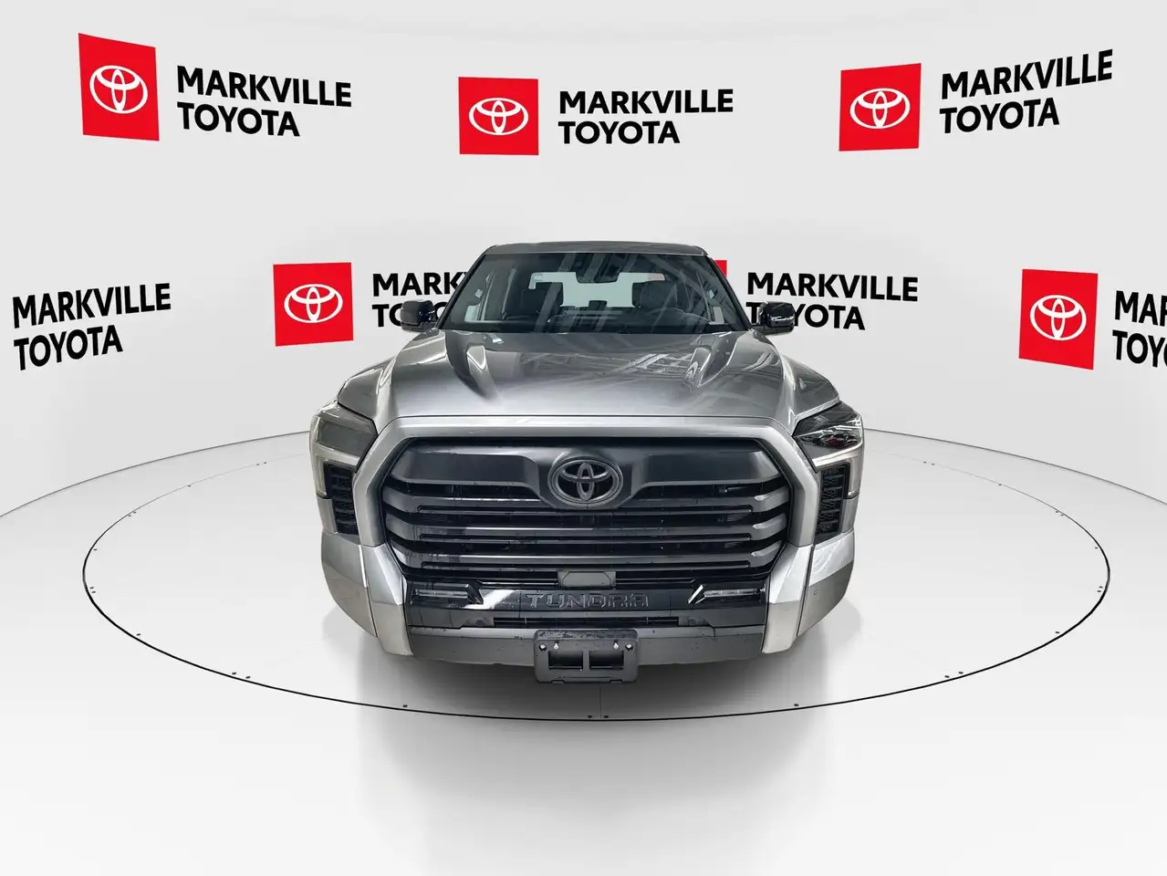 Toyota Tundra снимка Toyota Tundra