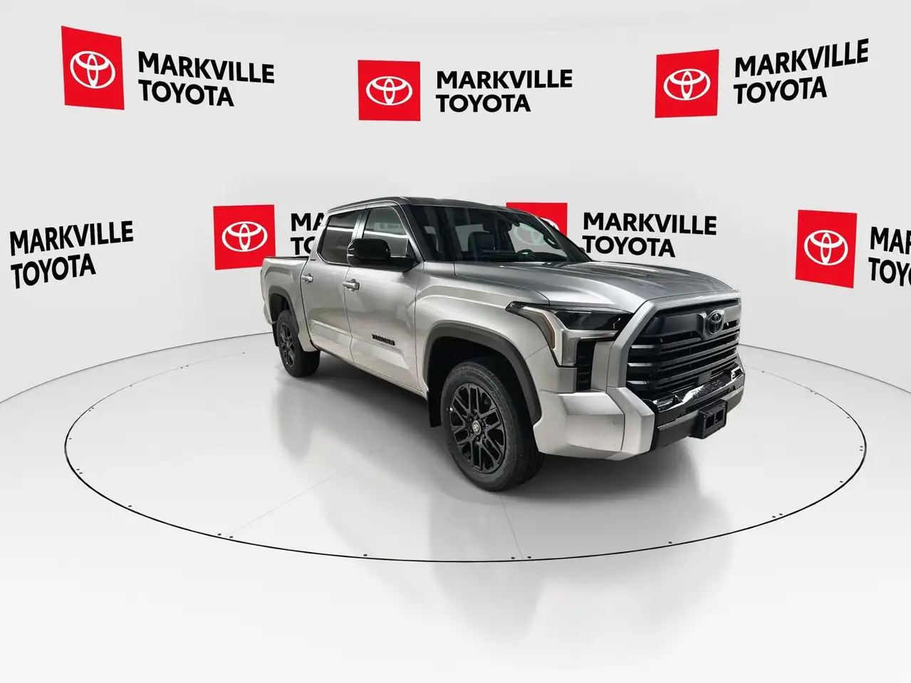 Toyota Tundra снимка Toyota Tundra