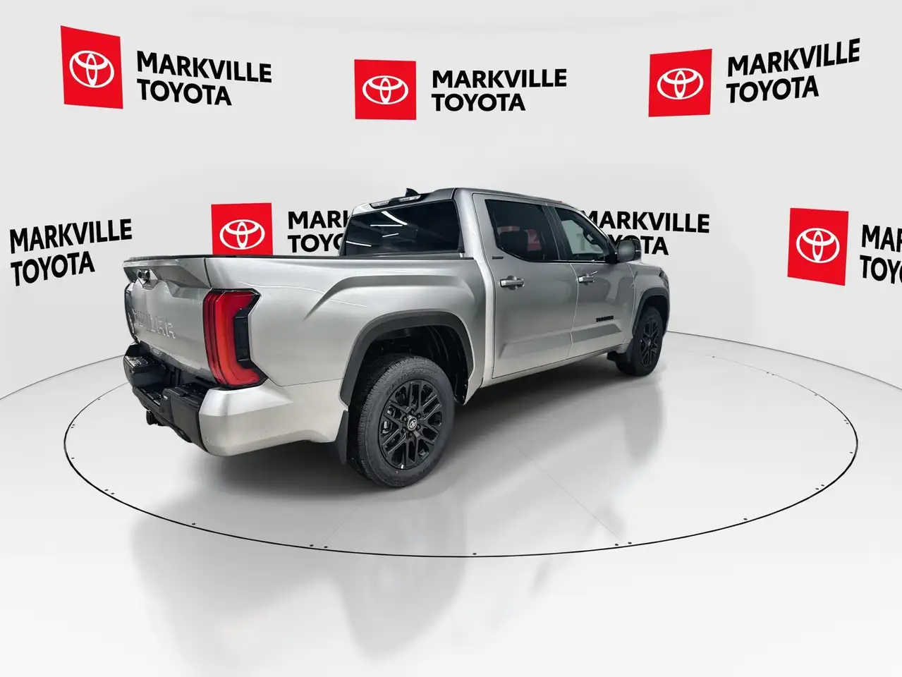 Toyota Tundra снимка Toyota Tundra