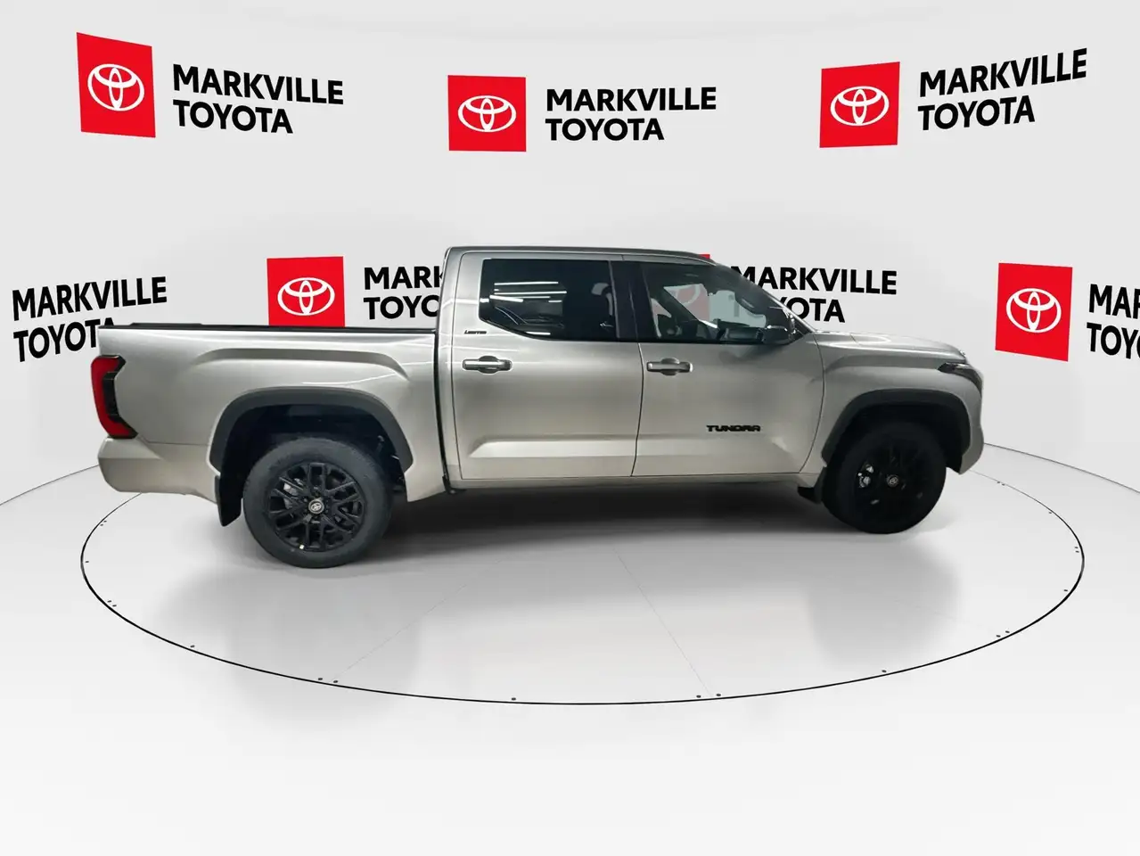 Toyota Tundra снимка Toyota Tundra