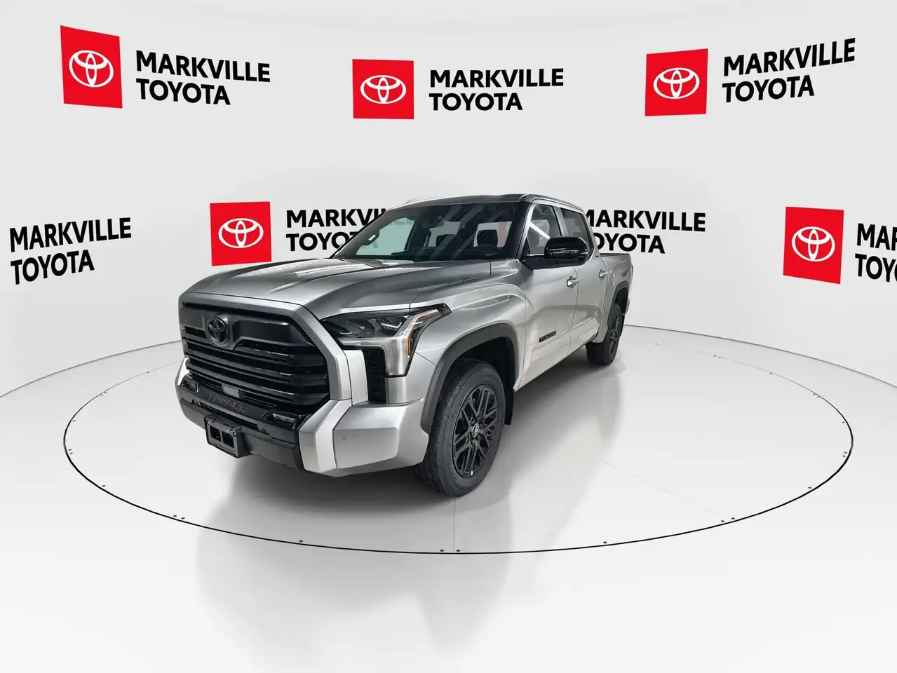 Toyota Tundra снимка Toyota Tundra