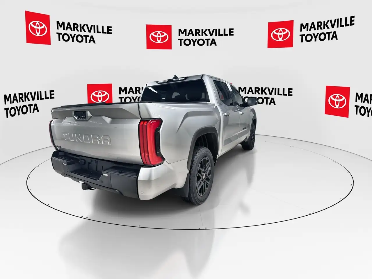Toyota Tundra снимка Toyota Tundra