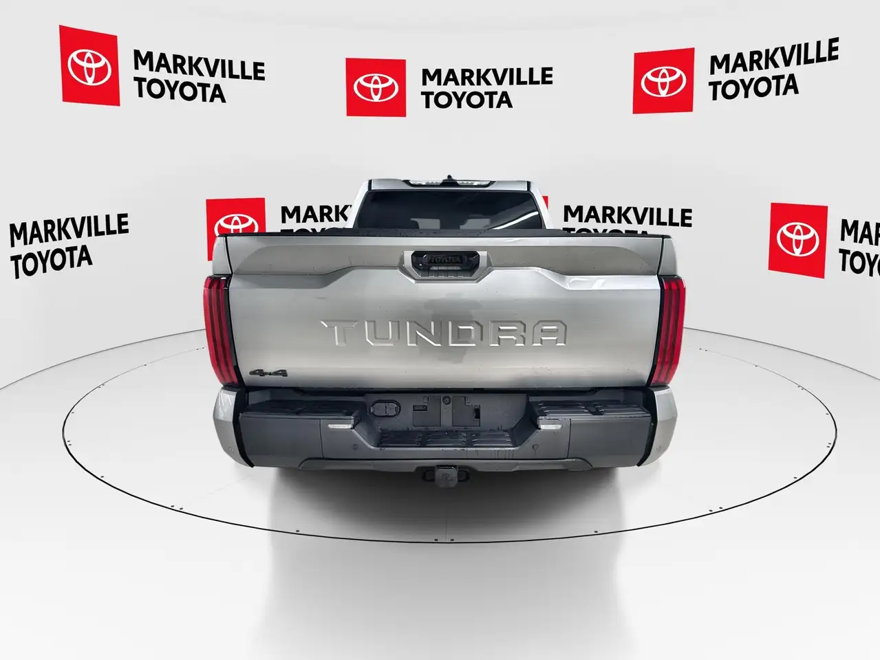 Toyota Tundra снимка Toyota Tundra