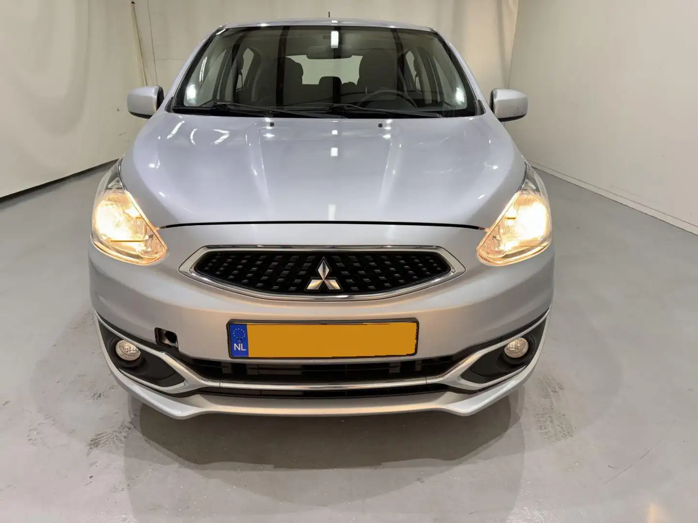 Mitsubishi Space Star 1.0 Mivec Cool+ Airco Gri - 2