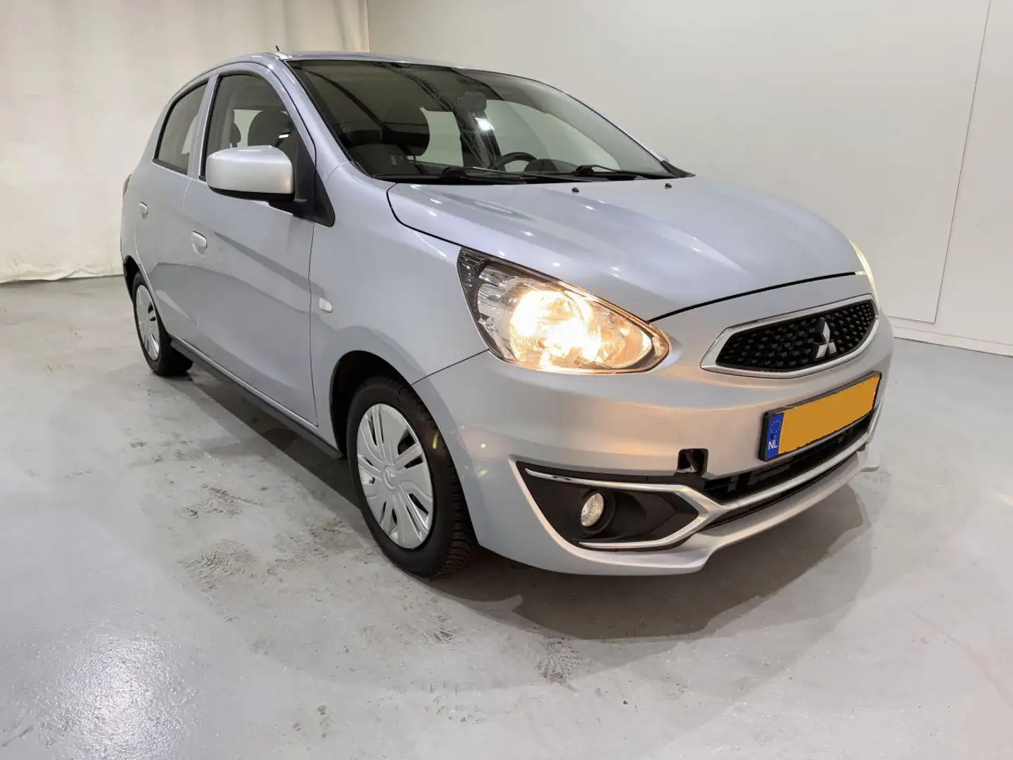 Mitsubishi Space Star 1.0 Mivec Cool+ Airco Gri - 1