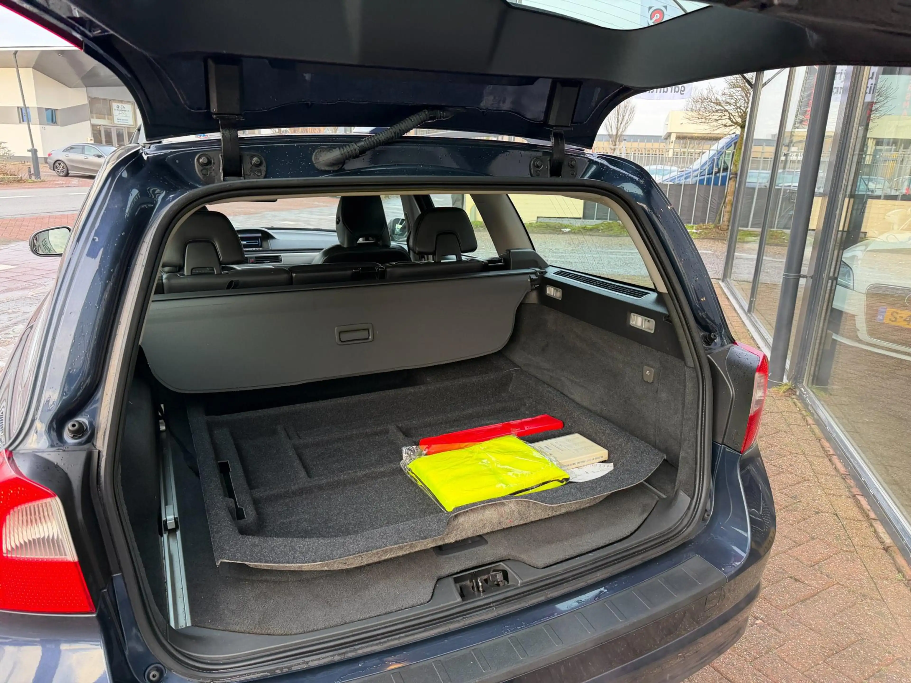 Volvo V70 1.6 T4 Limited Edition AUT|NAVI|Leder|HAAK|Goed OH — photo 10