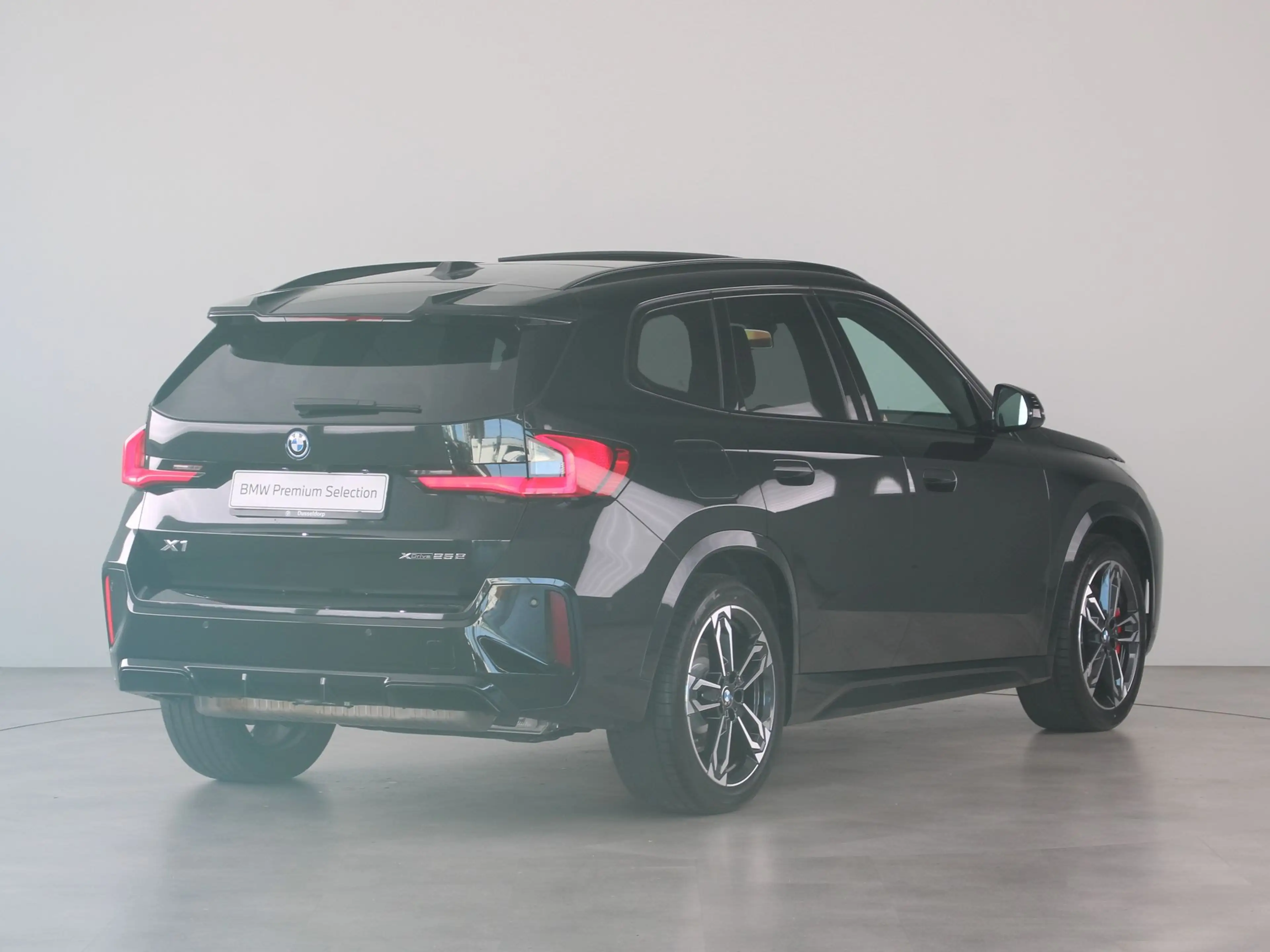 BMW X1 xDrive25e Optimized Edition — photo 11