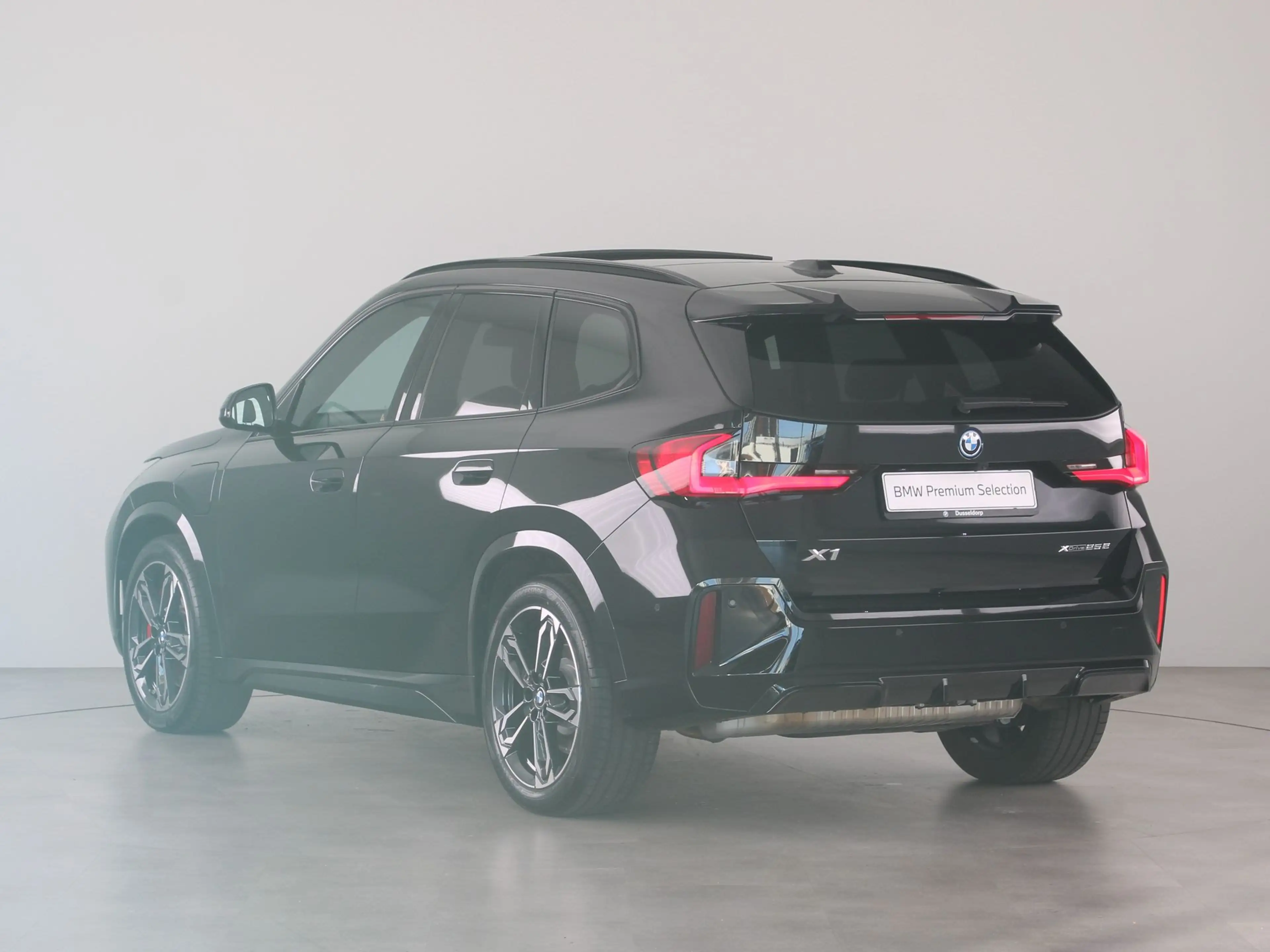 BMW X1 xDrive25e Optimized Edition — photo 13