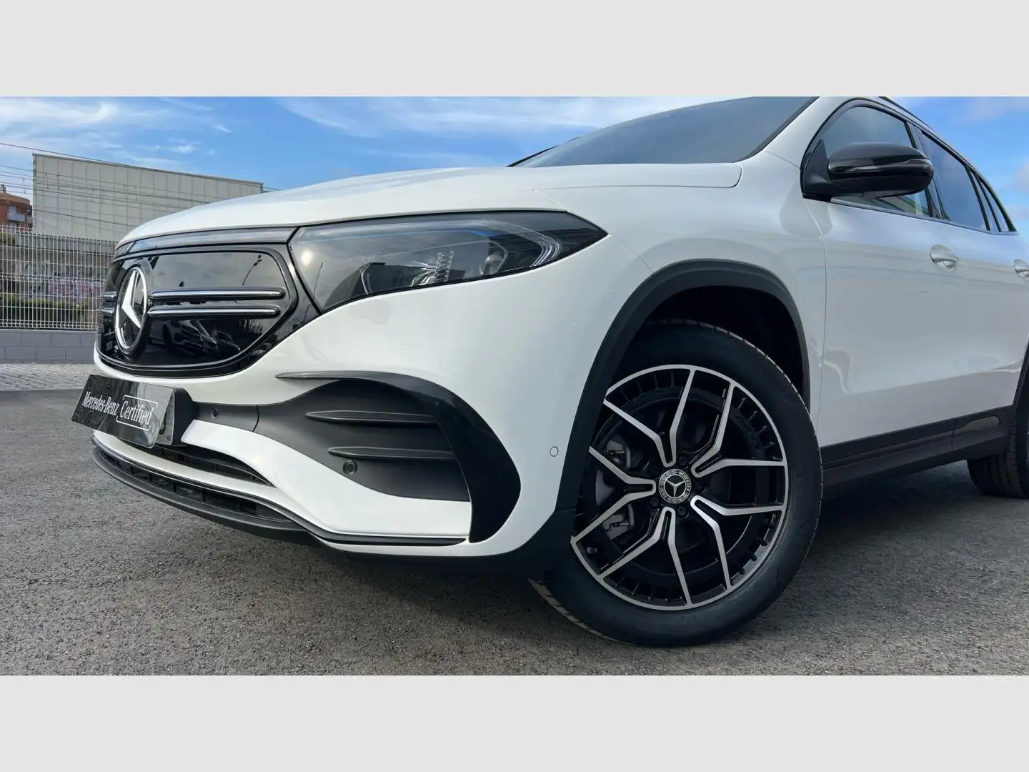 Mercedes-Benz EQA 250 + Blanc - 2