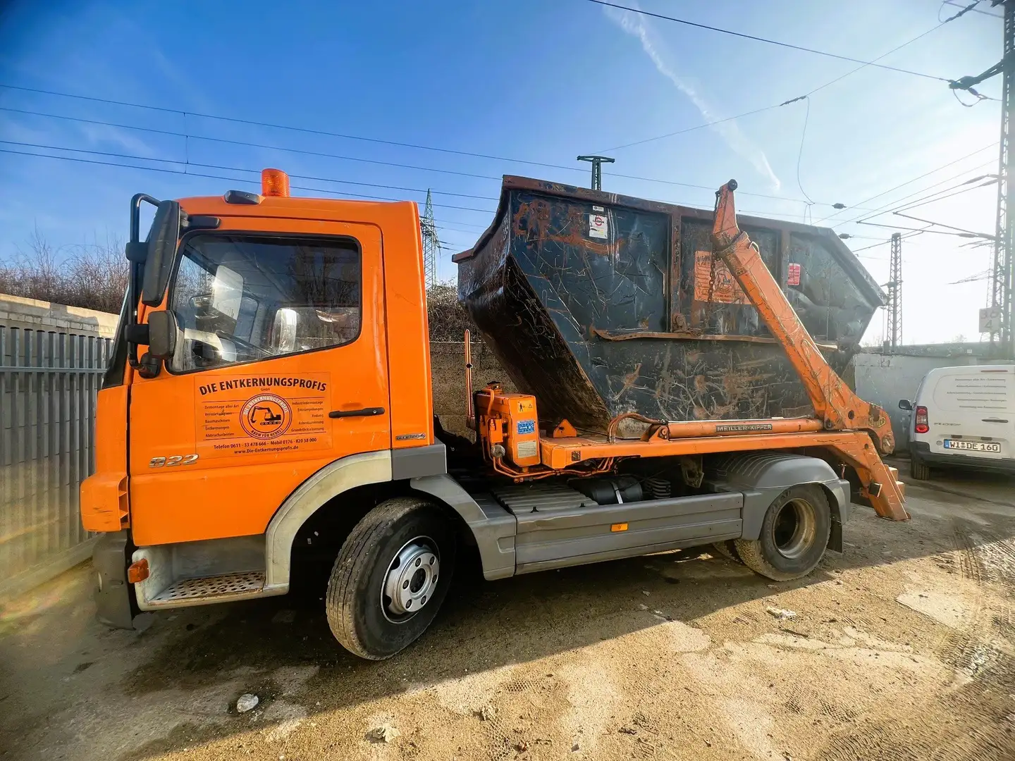 Mercedes-Benz Atego 822K LKW F.KIPPMULDER MIT AUF-U. ABSETZVORRICHTUNG Pomarańczowy - 2