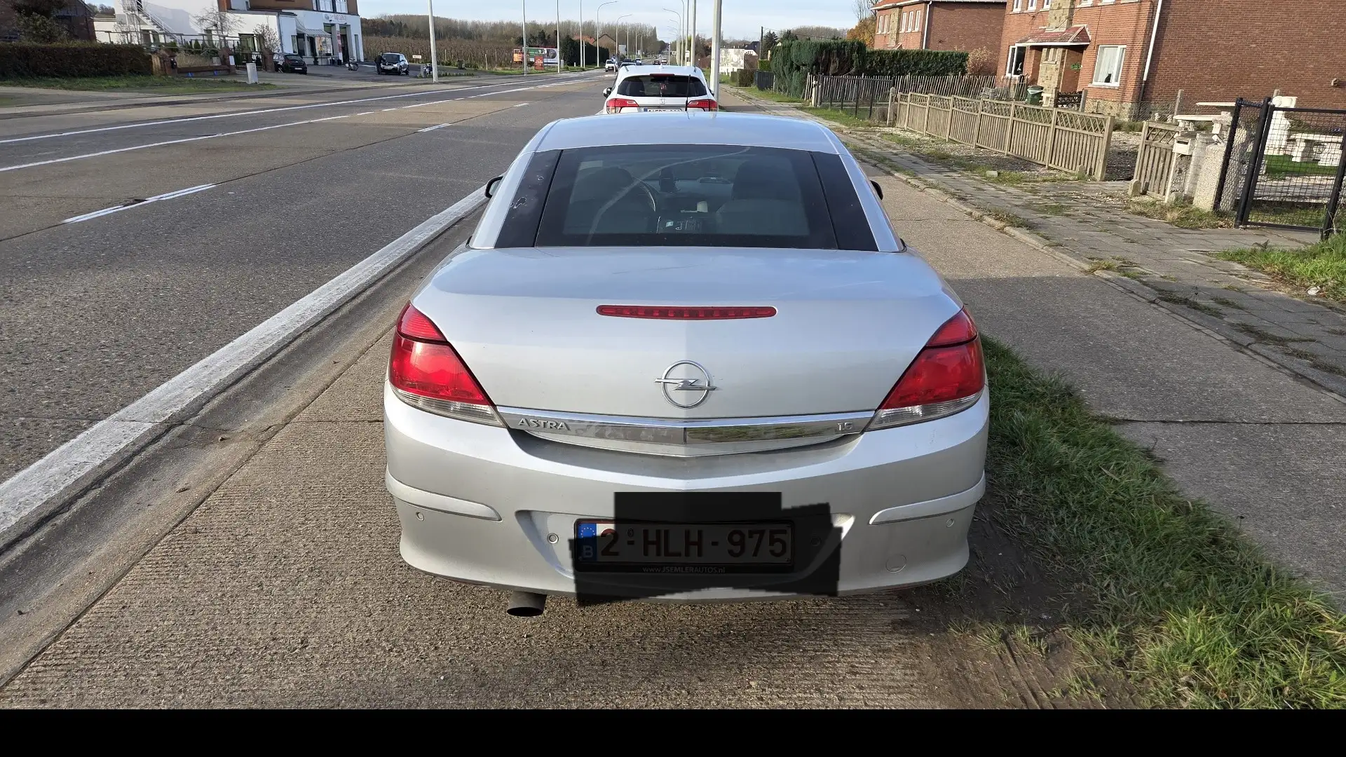 Opel Astra TwinTop 1.6i Cosmo - 2