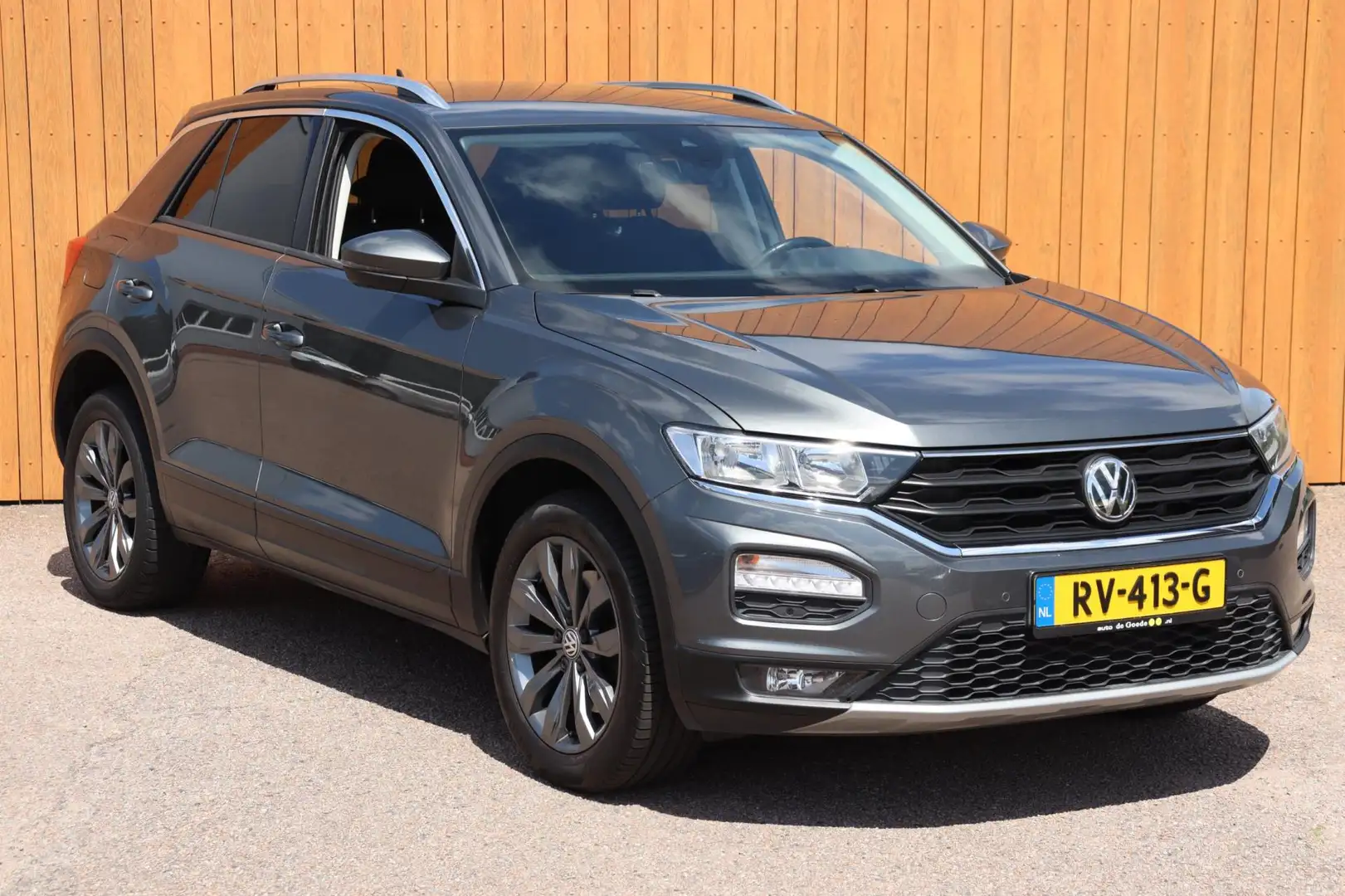 Volkswagen T-Roc 1.0 TSI Style org.NL navigatie Grijs - 2