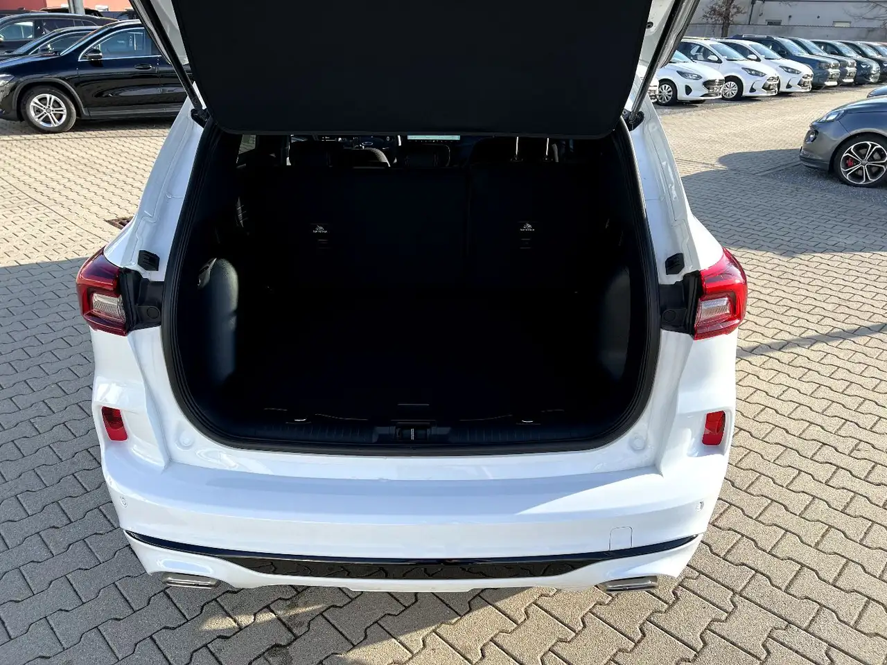 Ford Kuga 1.5 EcoBoost ST-Line LED Navi Kamera Sitzh. 7